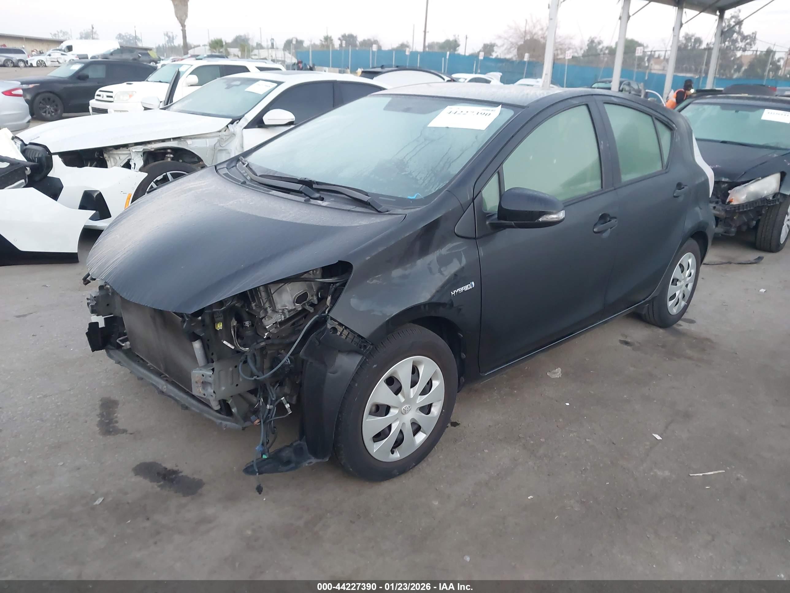 TOYOTA PRIUS image 2
