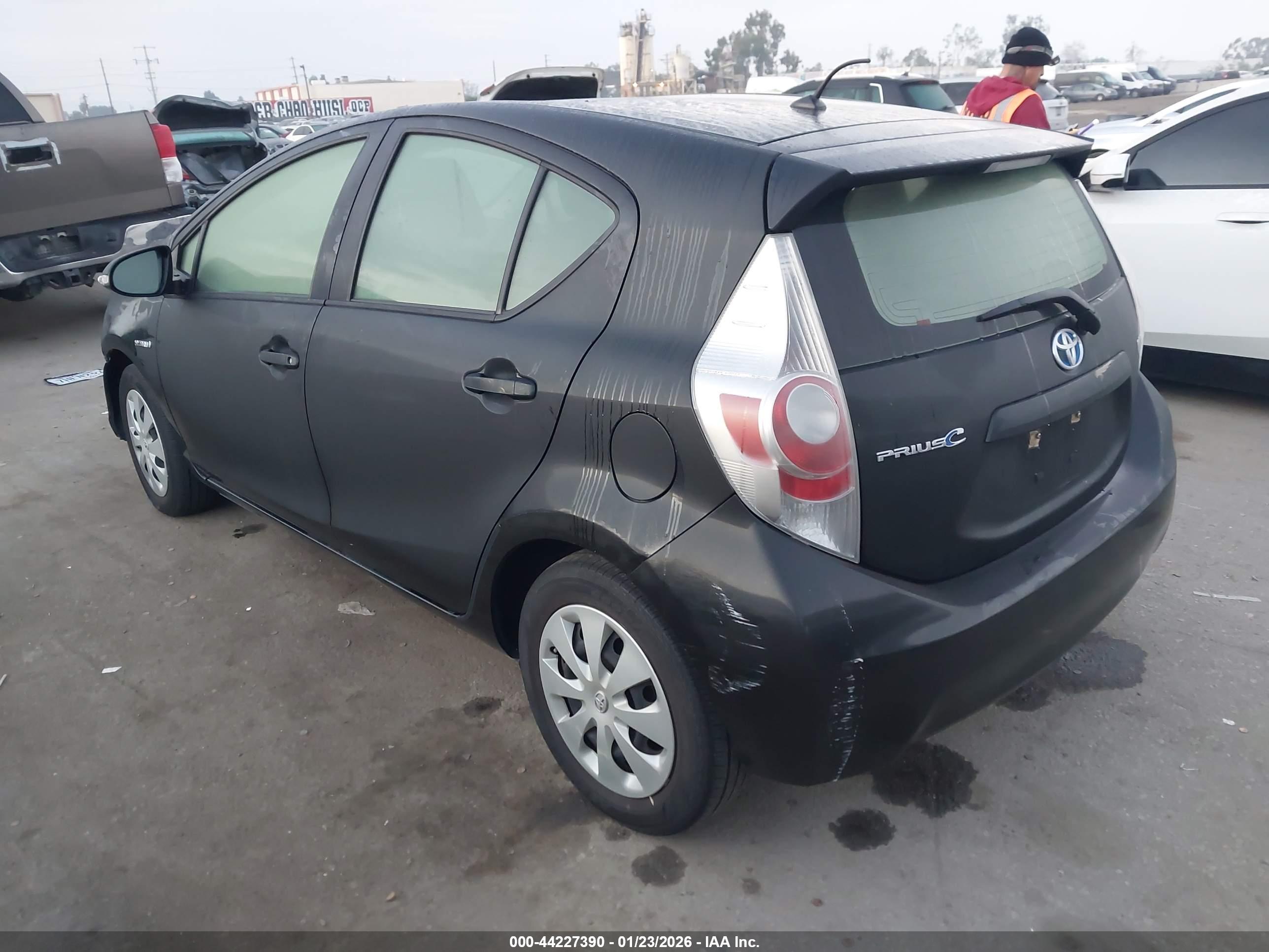 TOYOTA PRIUS image 3