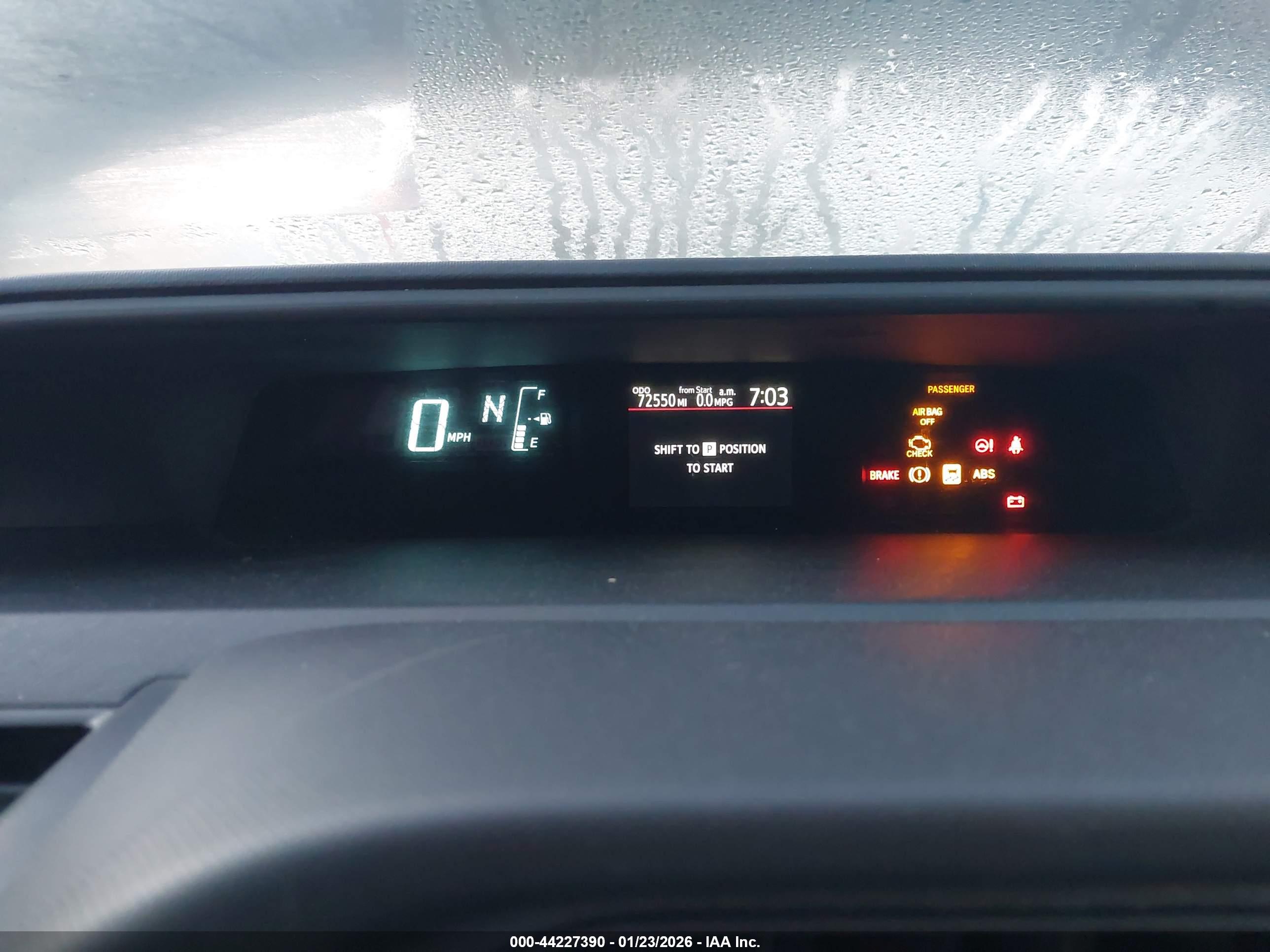 TOYOTA PRIUS image 7