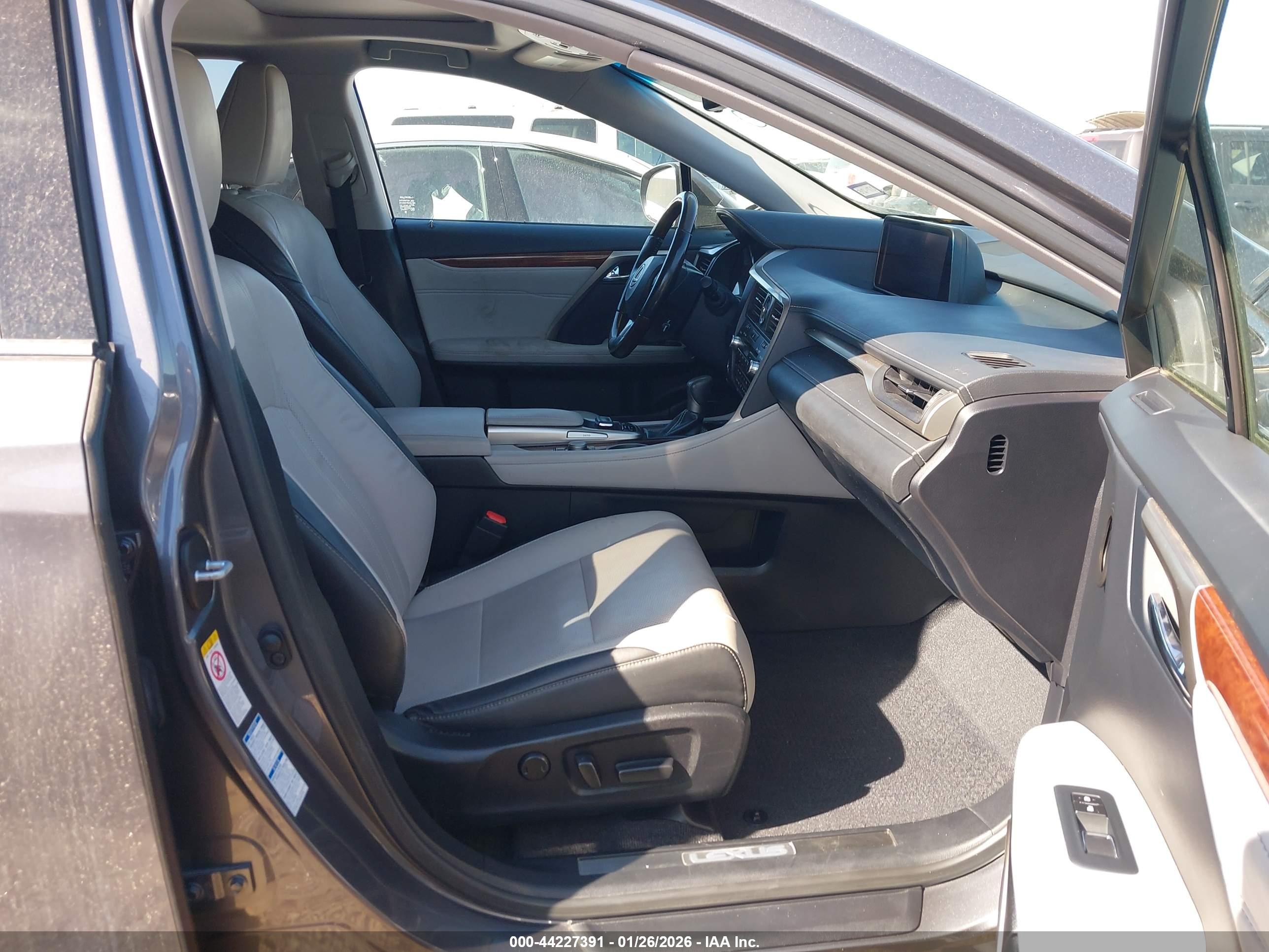 LEXUS RX image 5