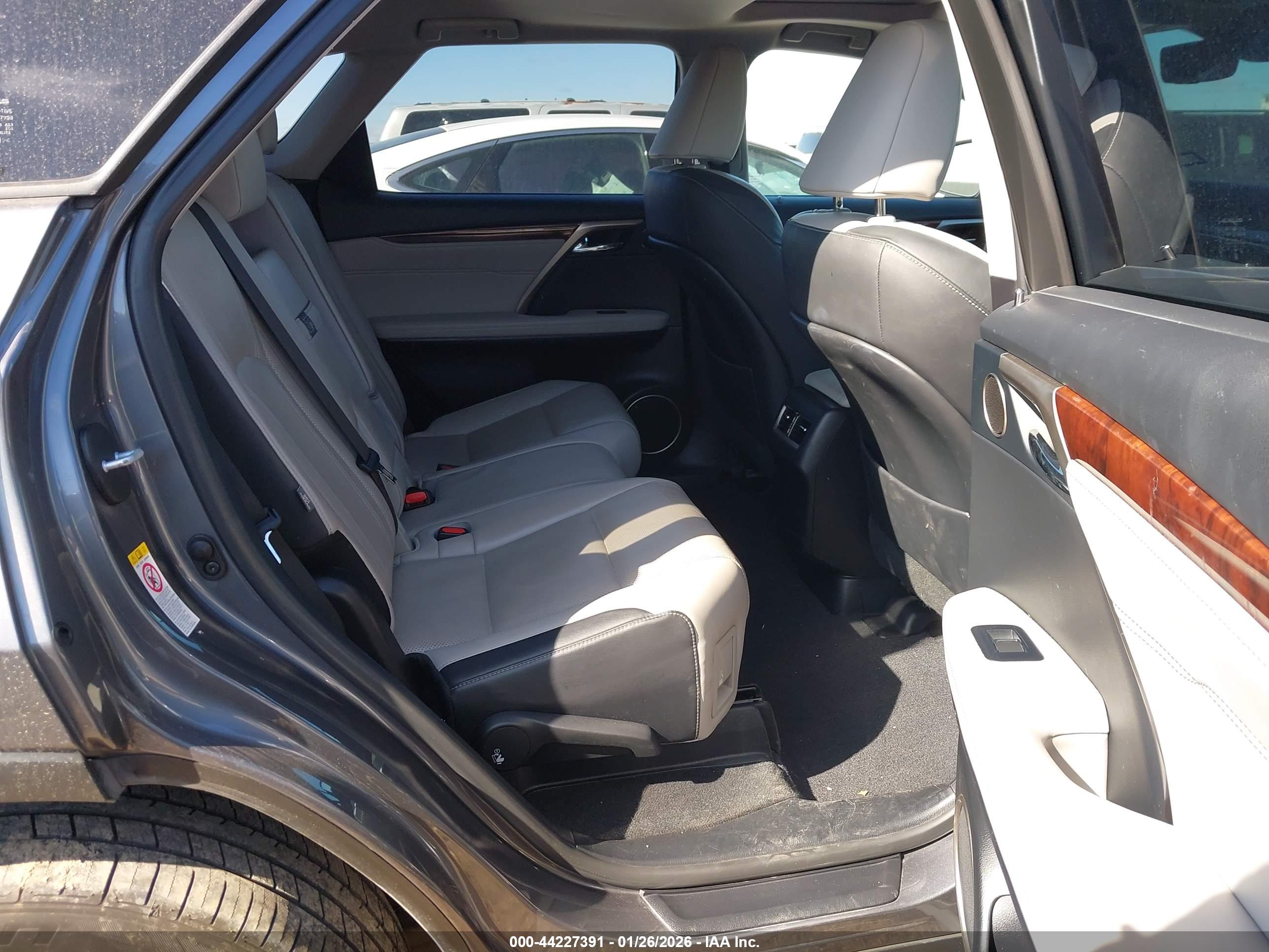 LEXUS RX image 8