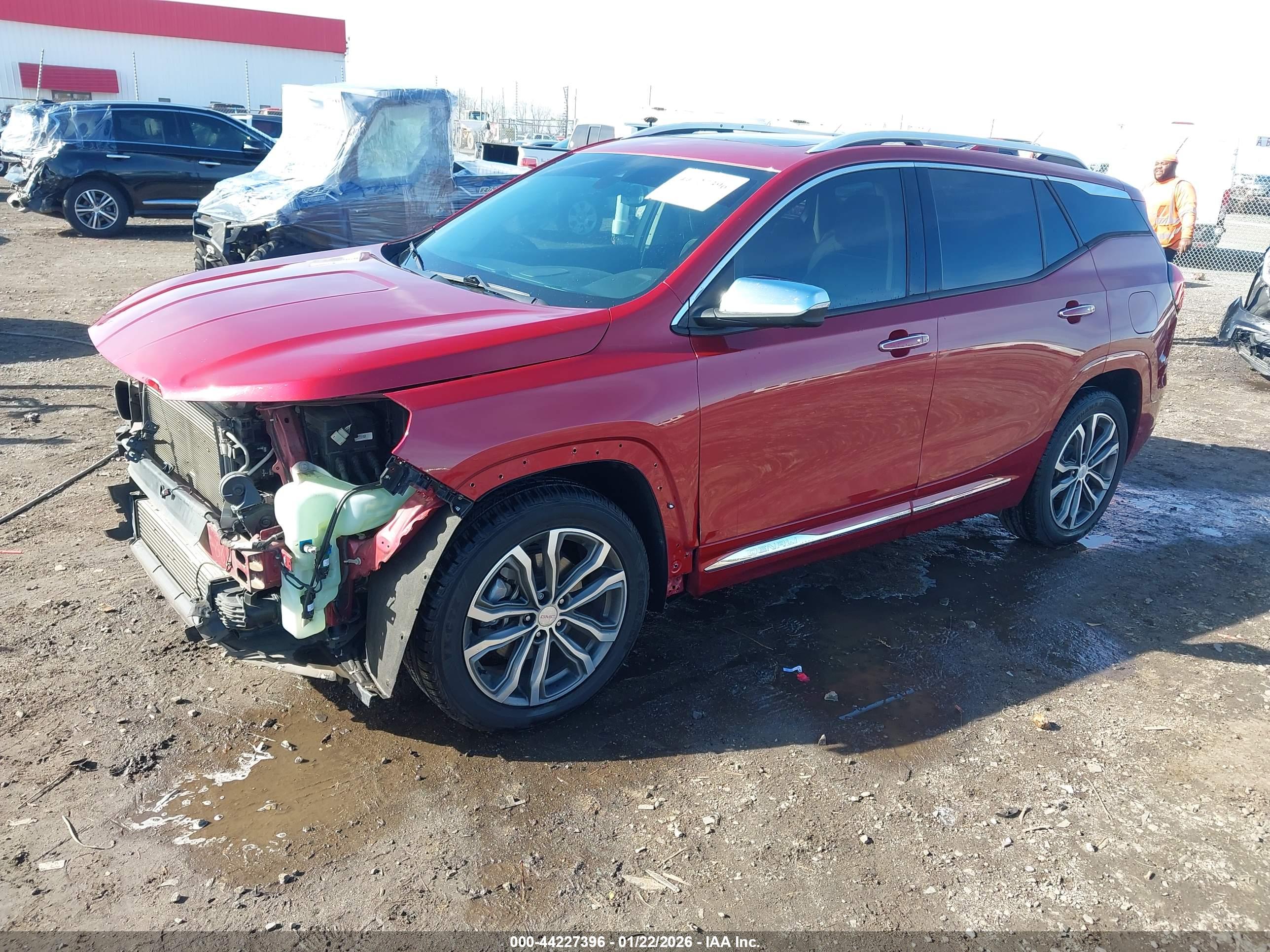GMC TERRAIN image 2