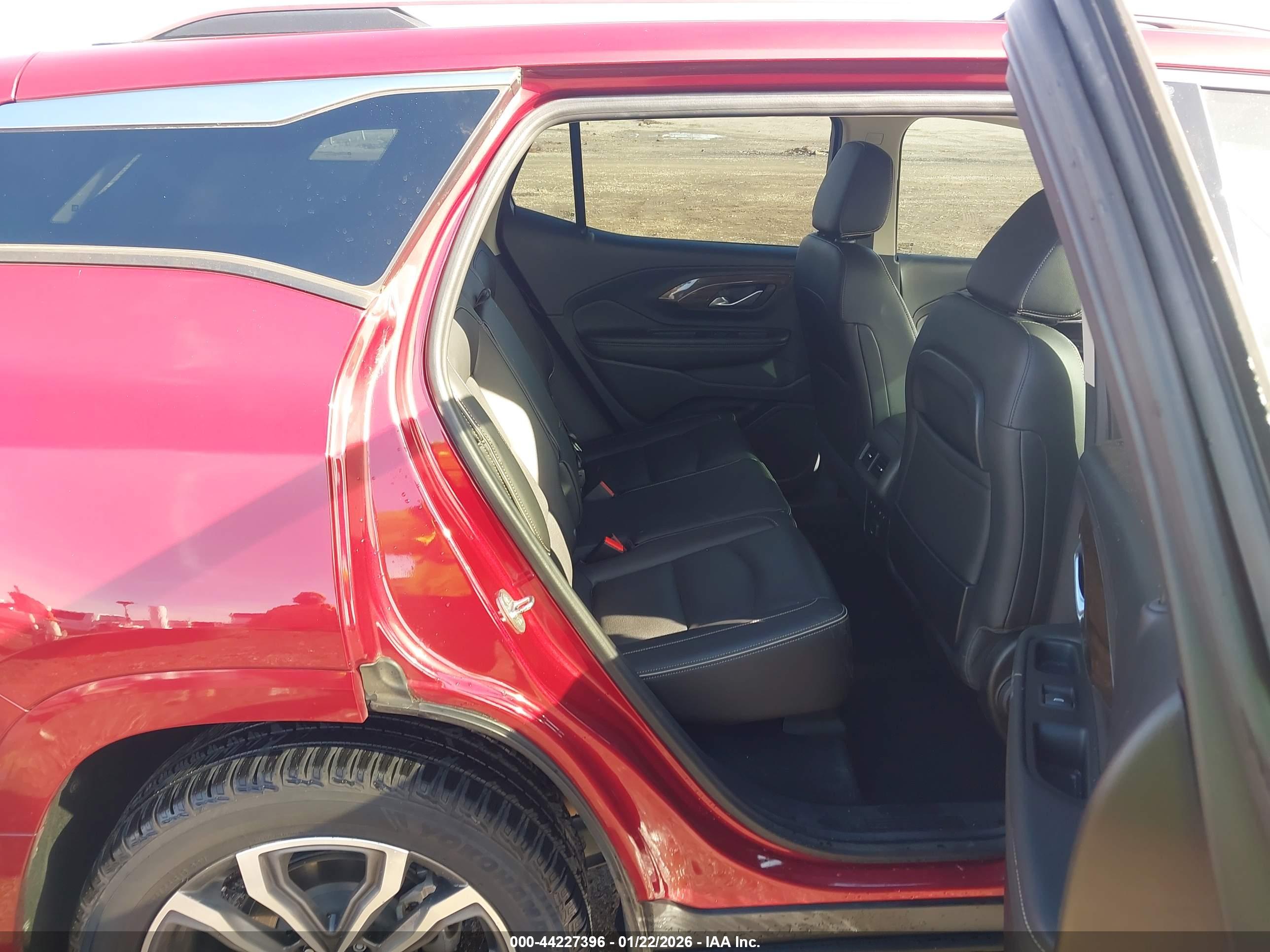 GMC TERRAIN image 8