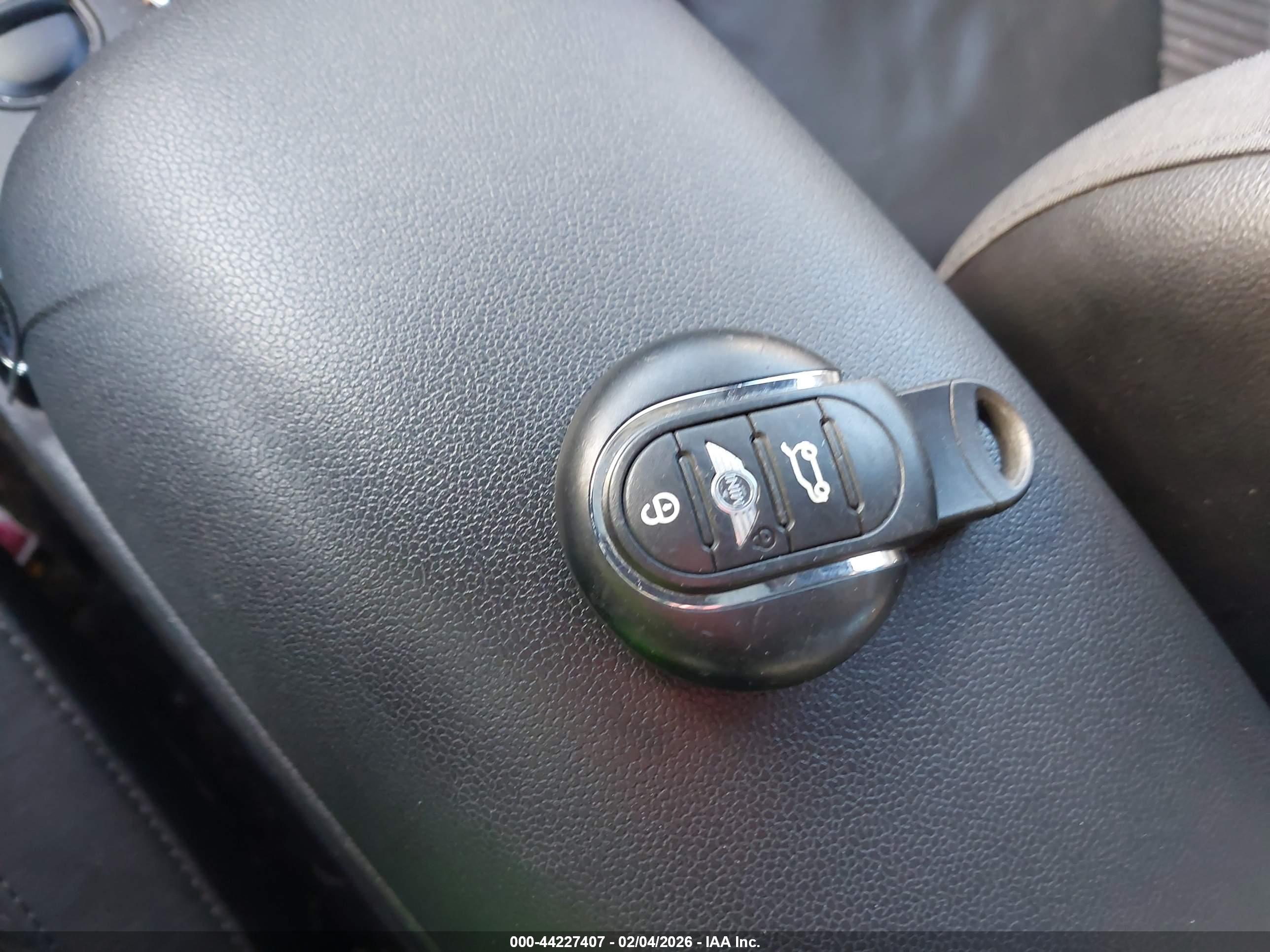 MINI CLUBMAN image 11