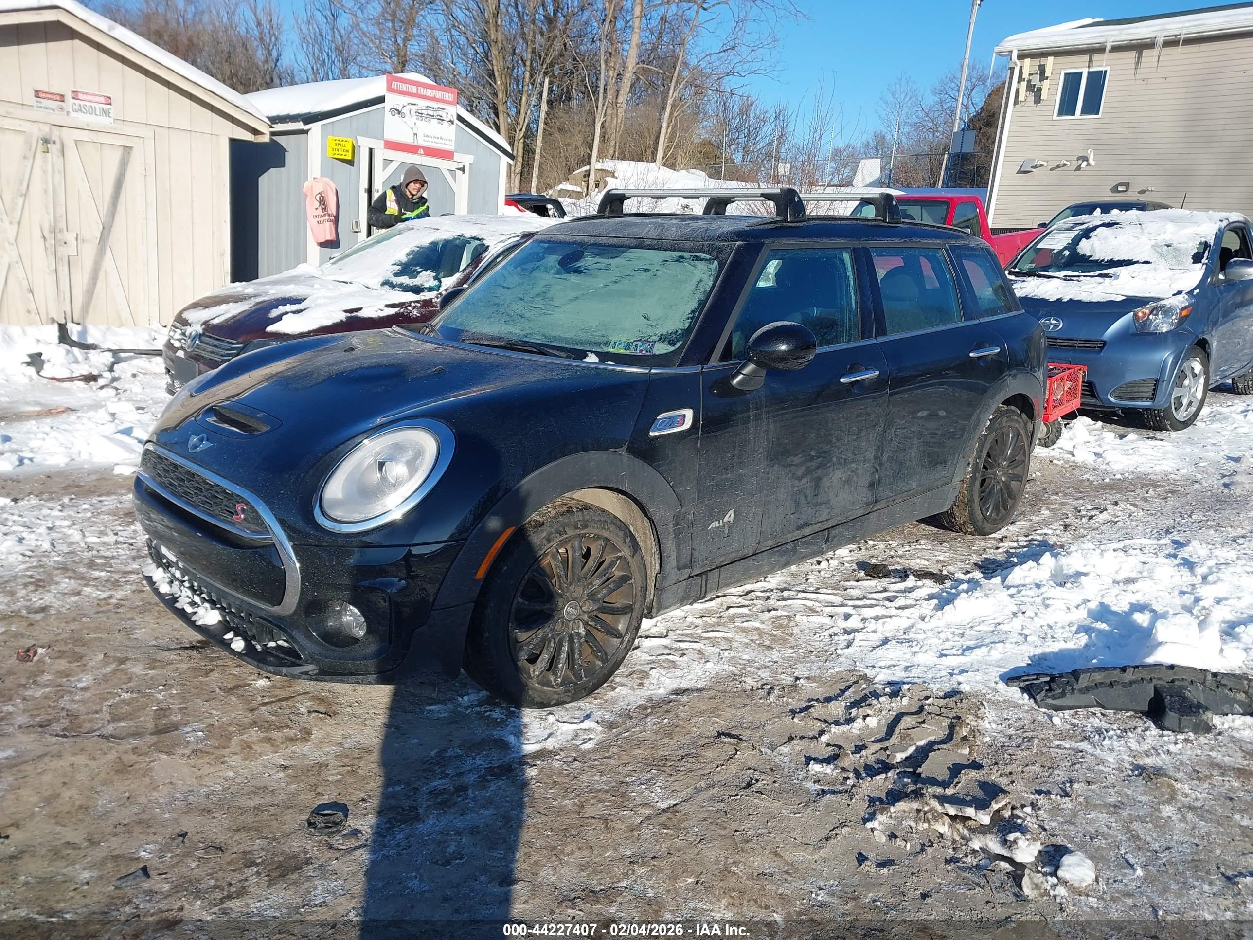MINI CLUBMAN image 2