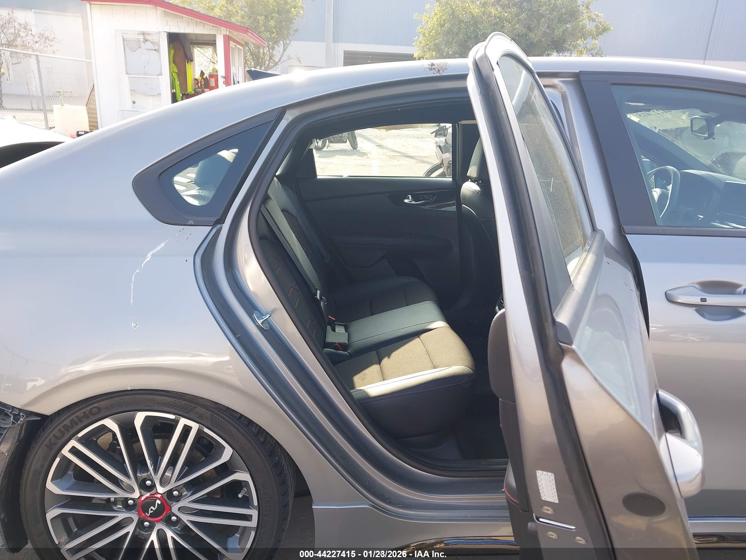 KIA FORTE image 8