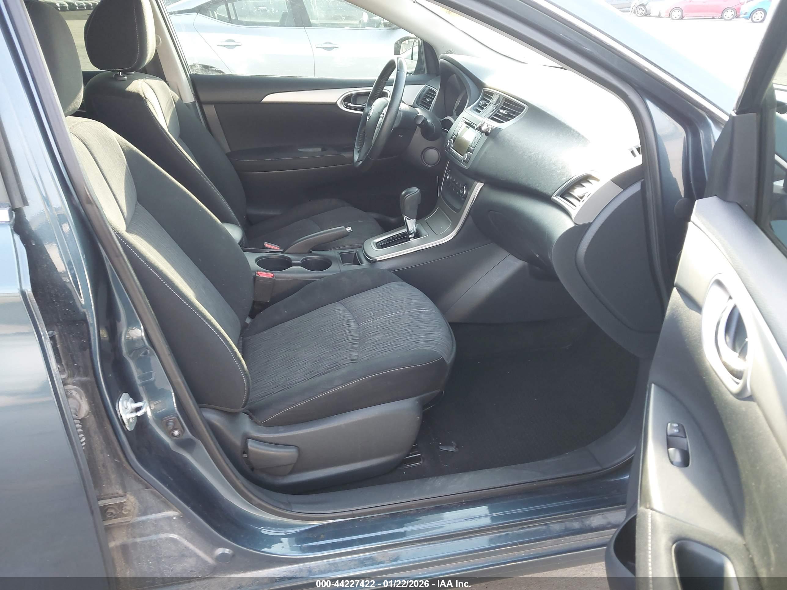 NISSAN SENTRA image 5