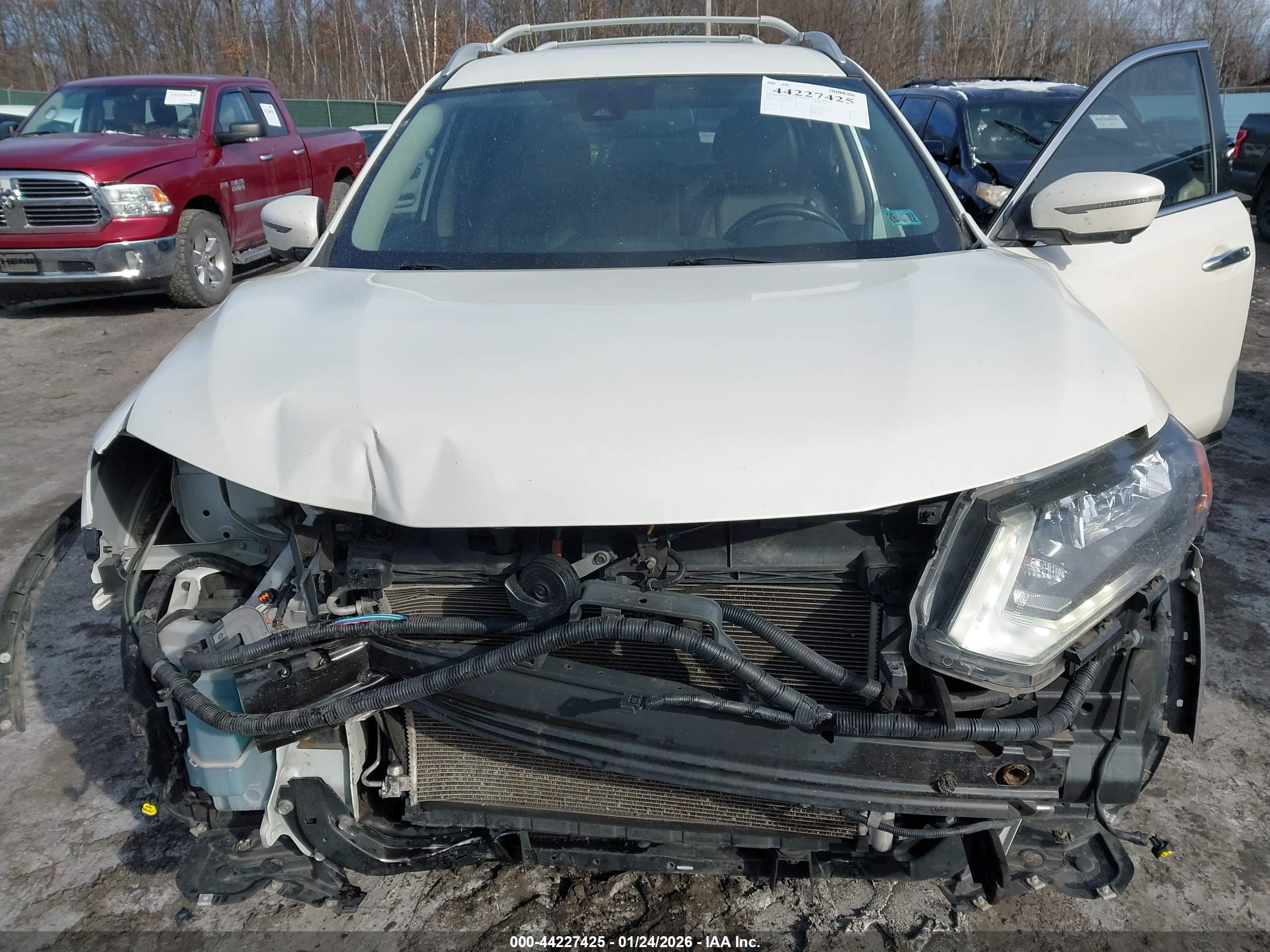 NISSAN ROGUE image 6