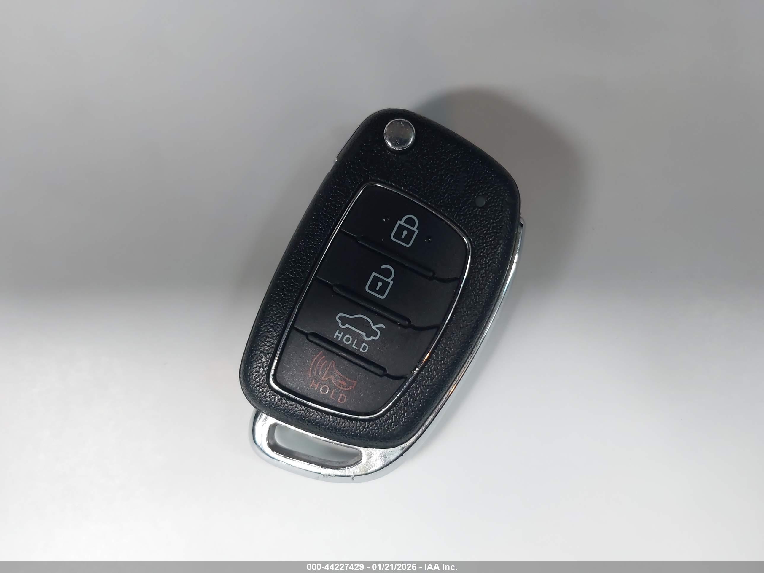 HYUNDAI SONATA image 11