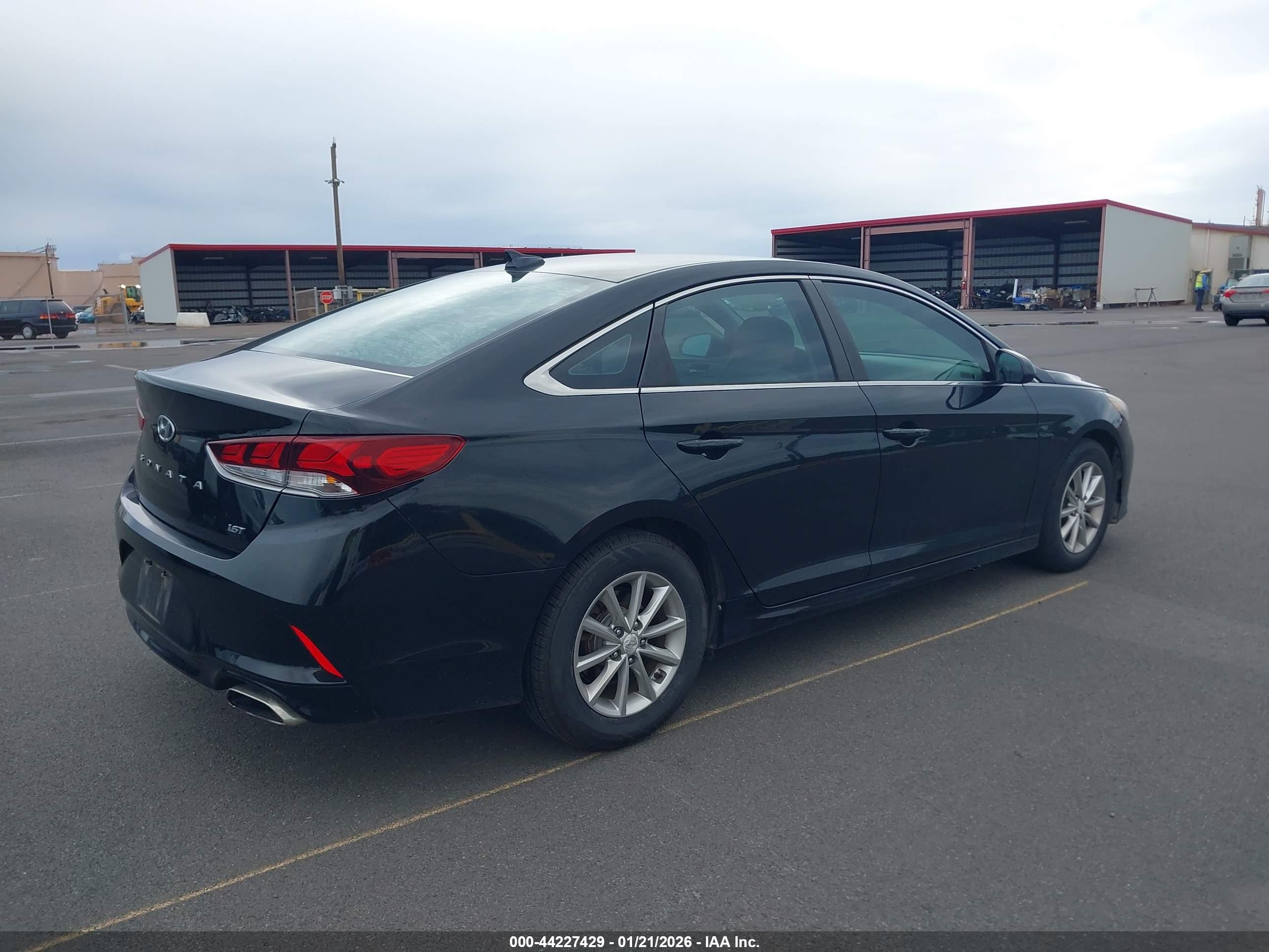 HYUNDAI SONATA image 4