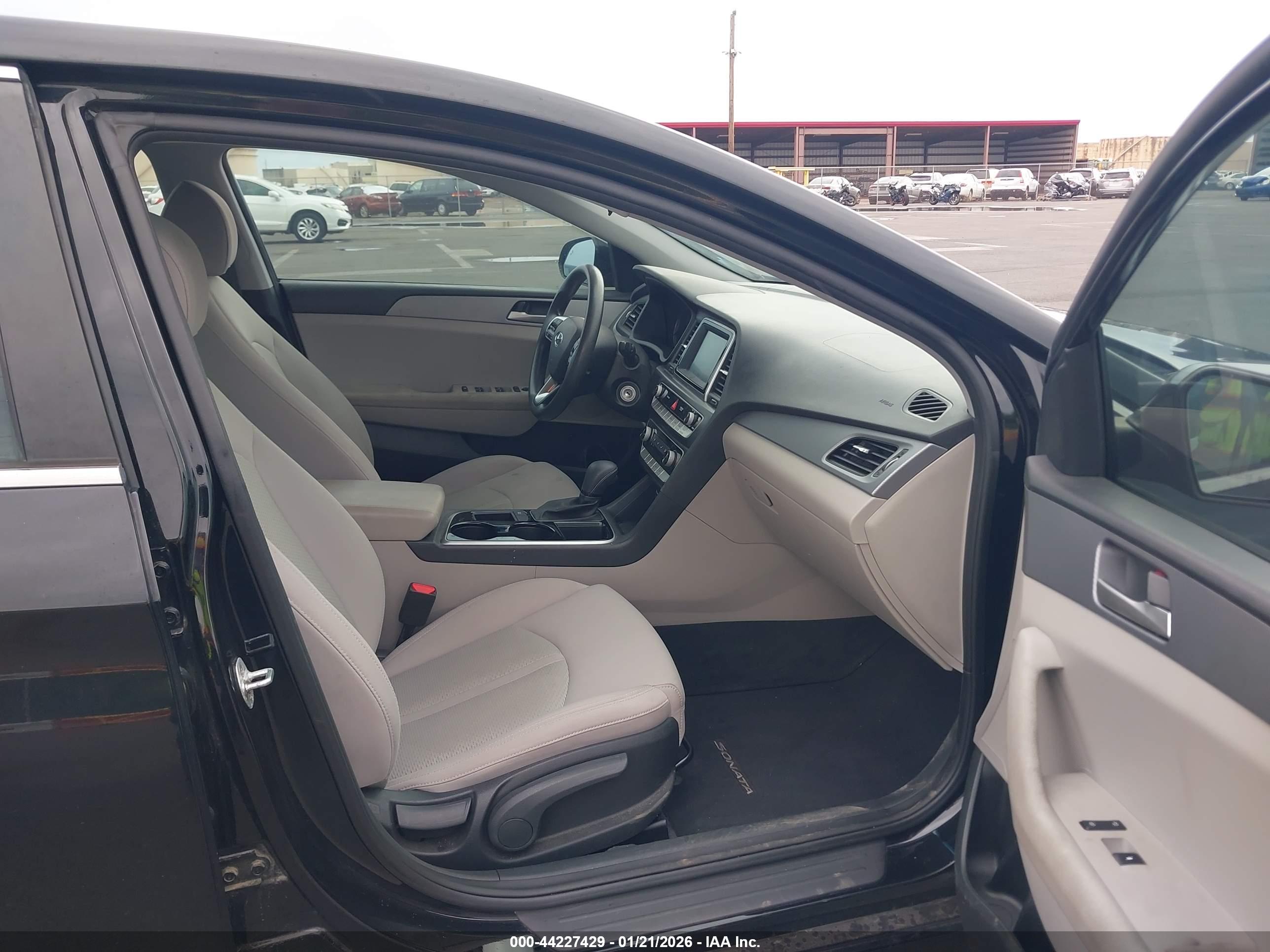 HYUNDAI SONATA image 5