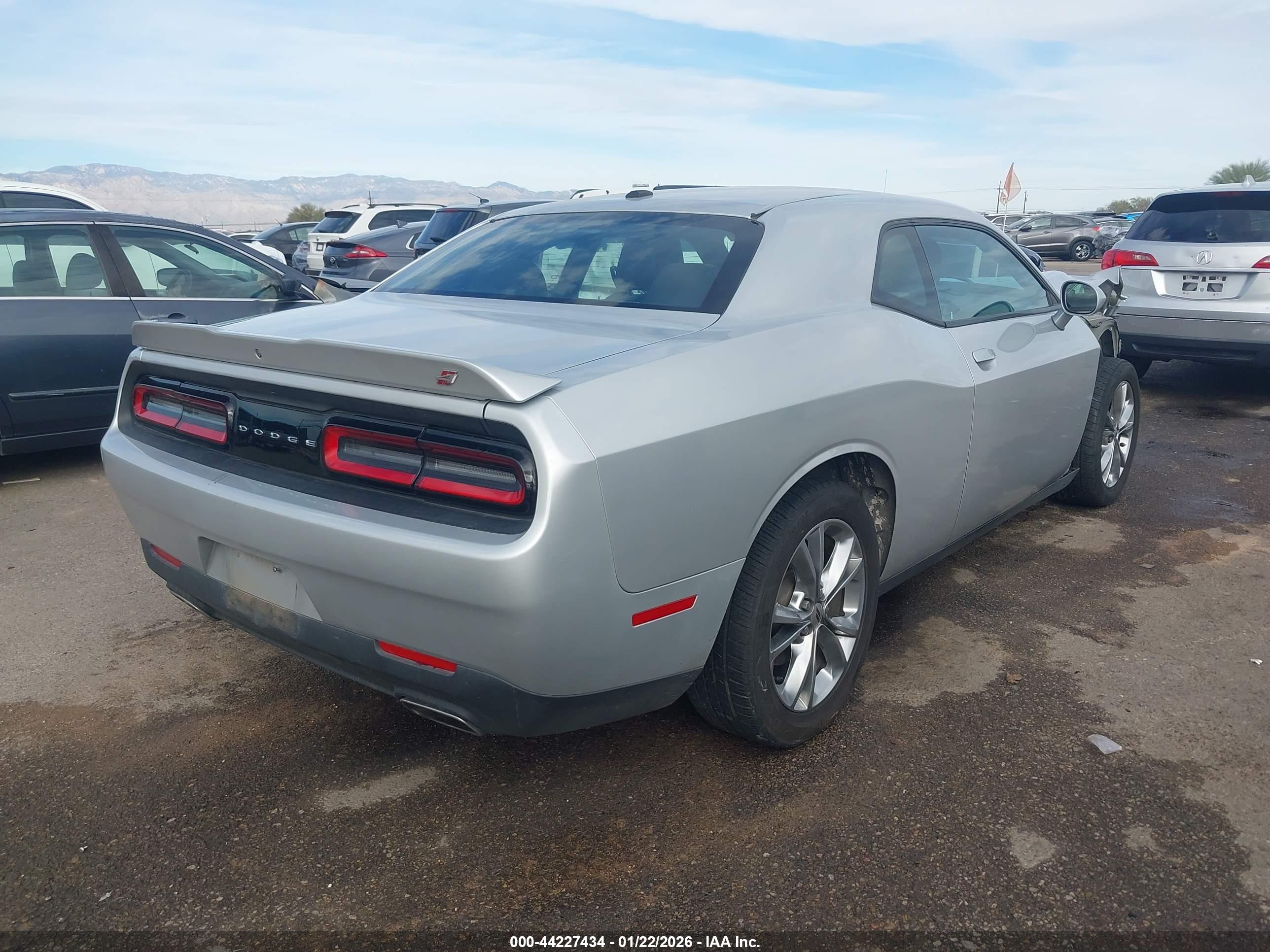 DODGE CHALLENGER image 4