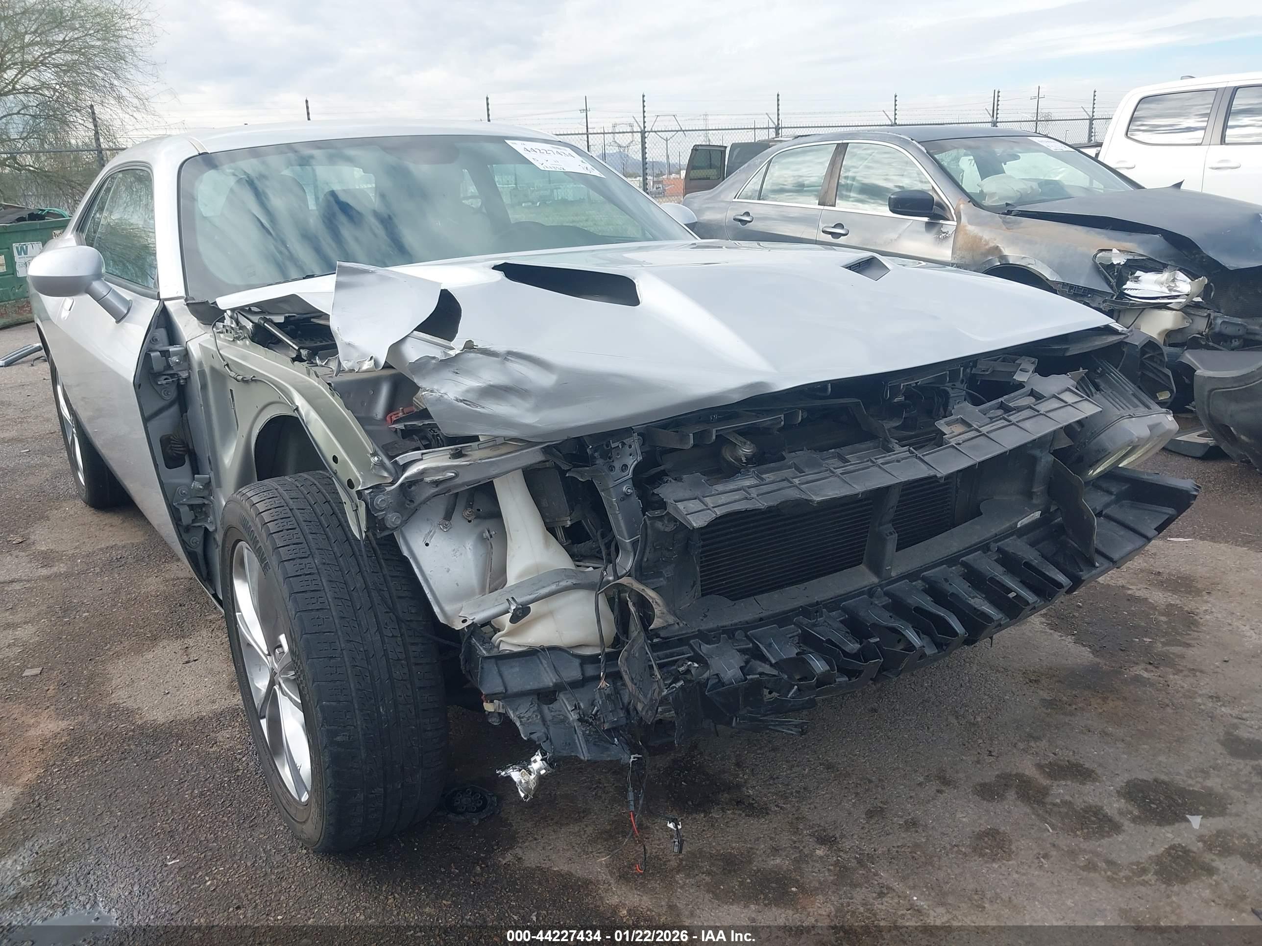 DODGE CHALLENGER image 6