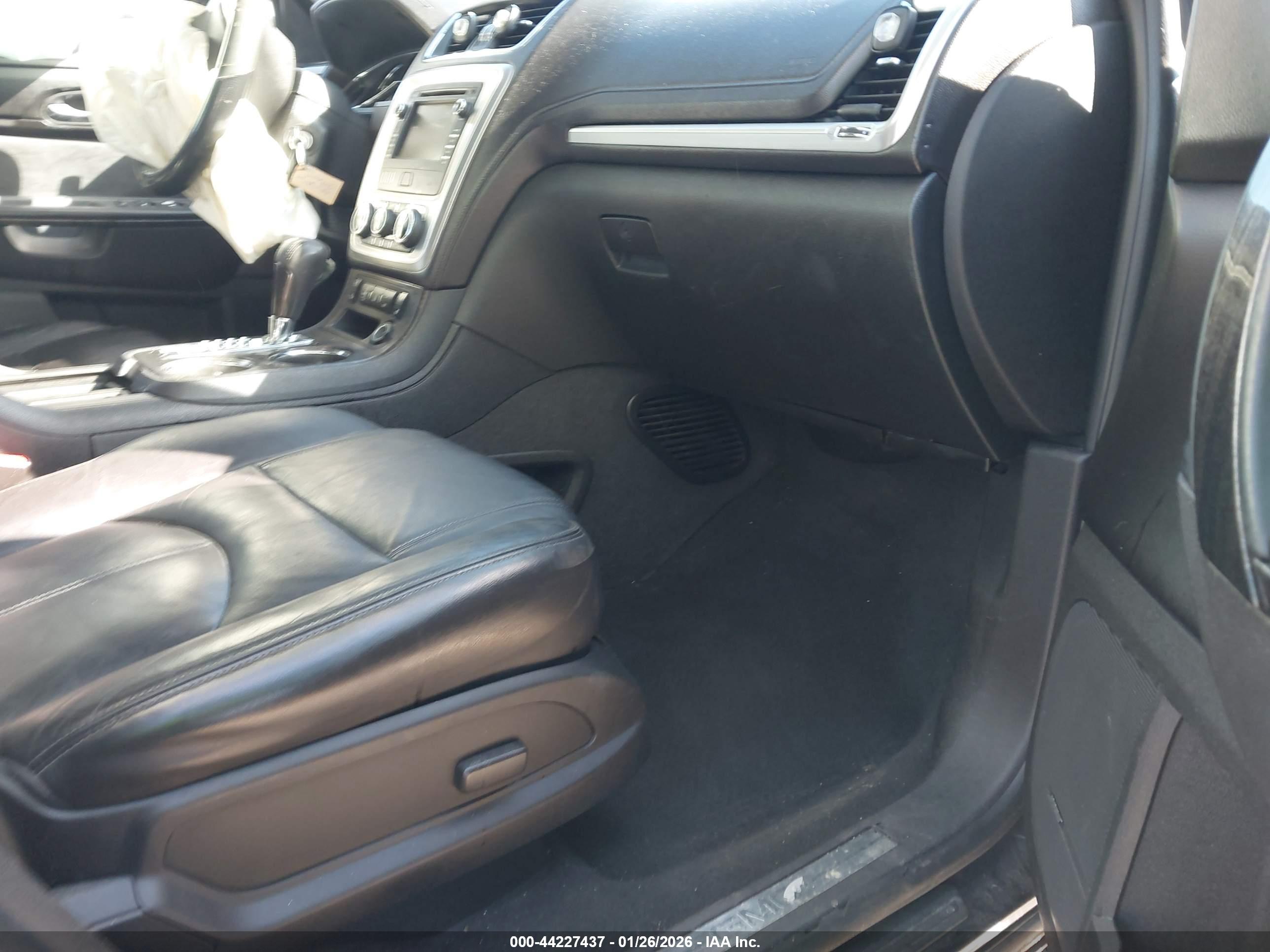 GMC ACADIA image 5