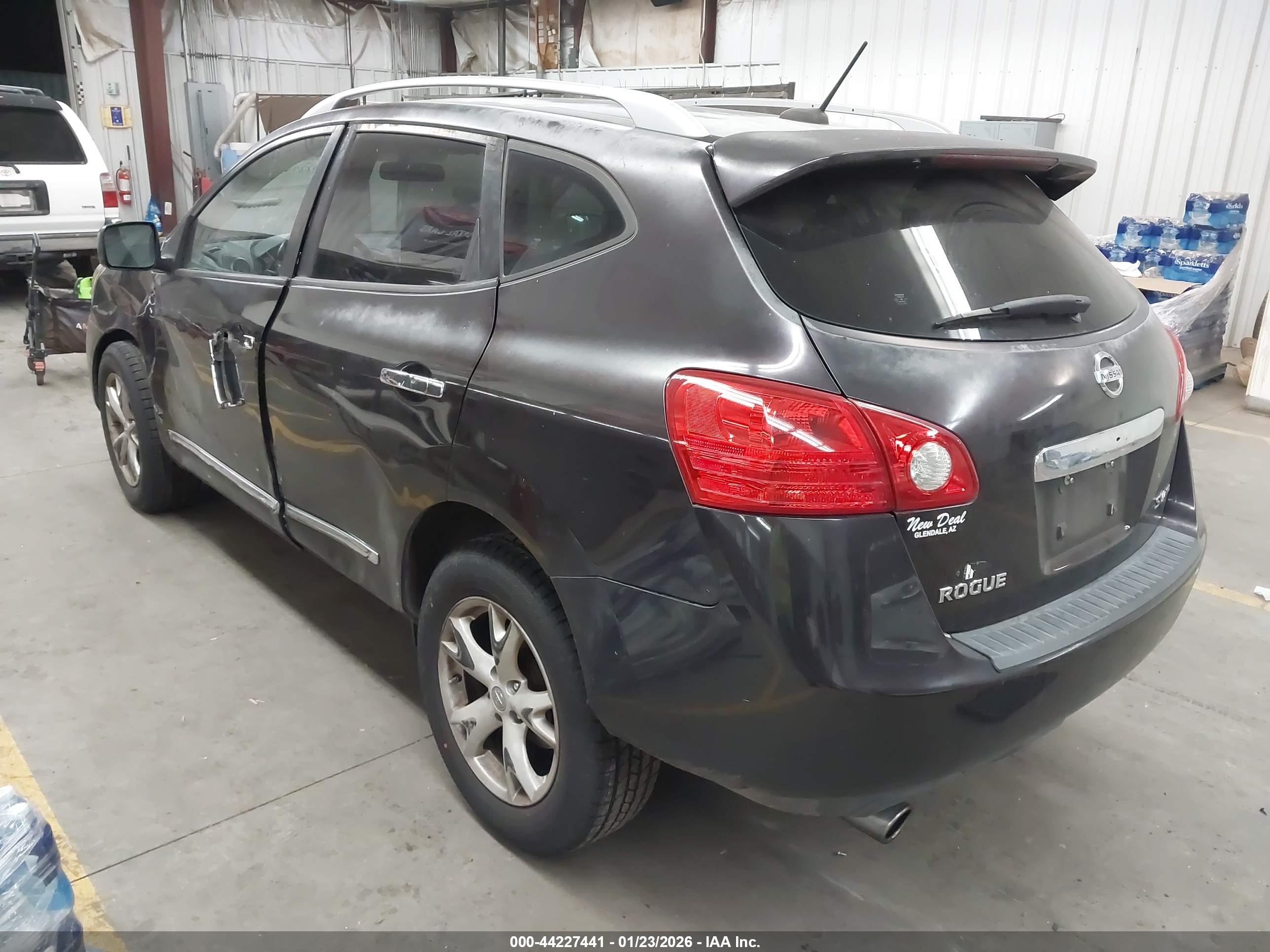 NISSAN ROGUE image 3