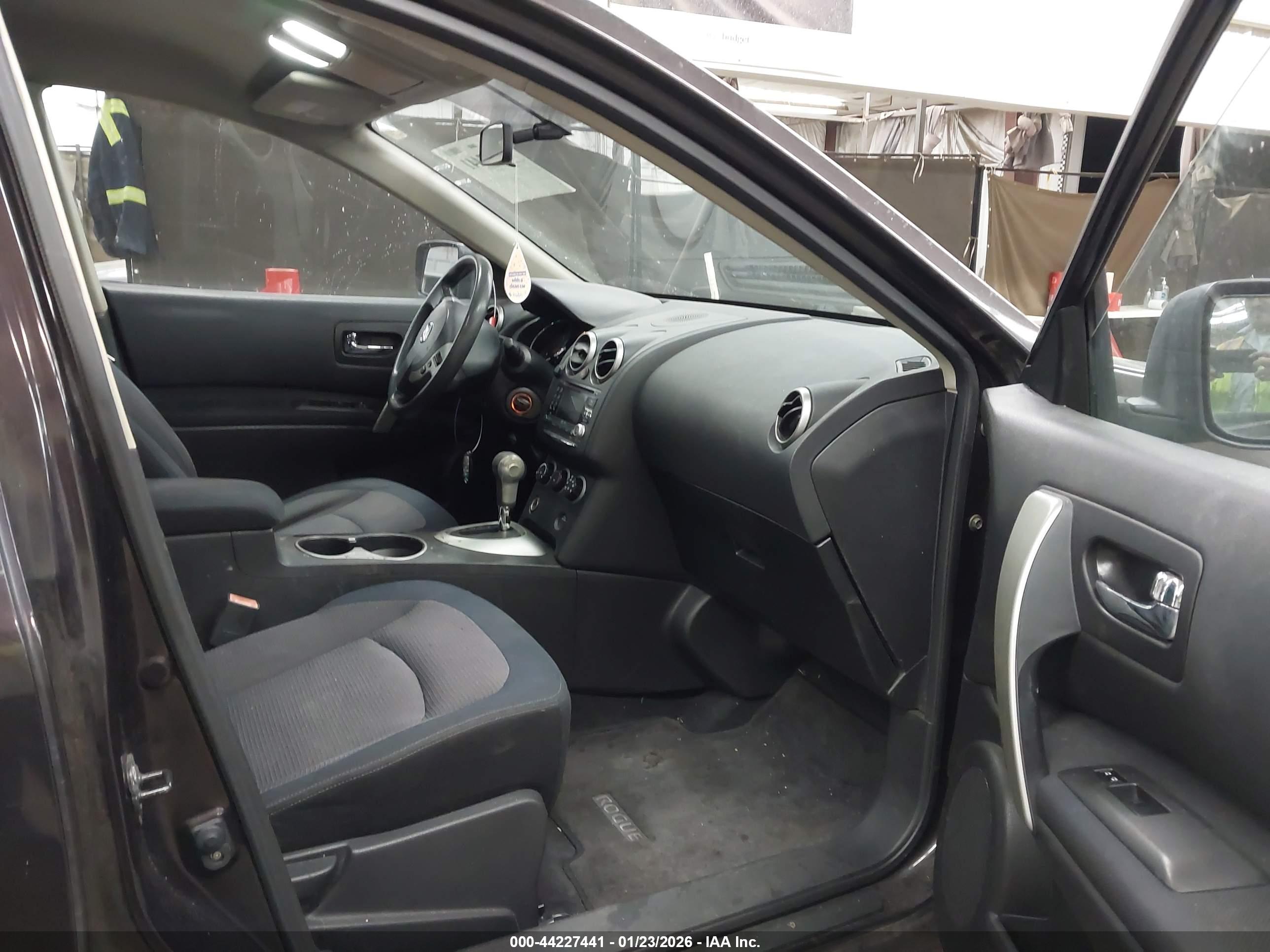 NISSAN ROGUE image 5