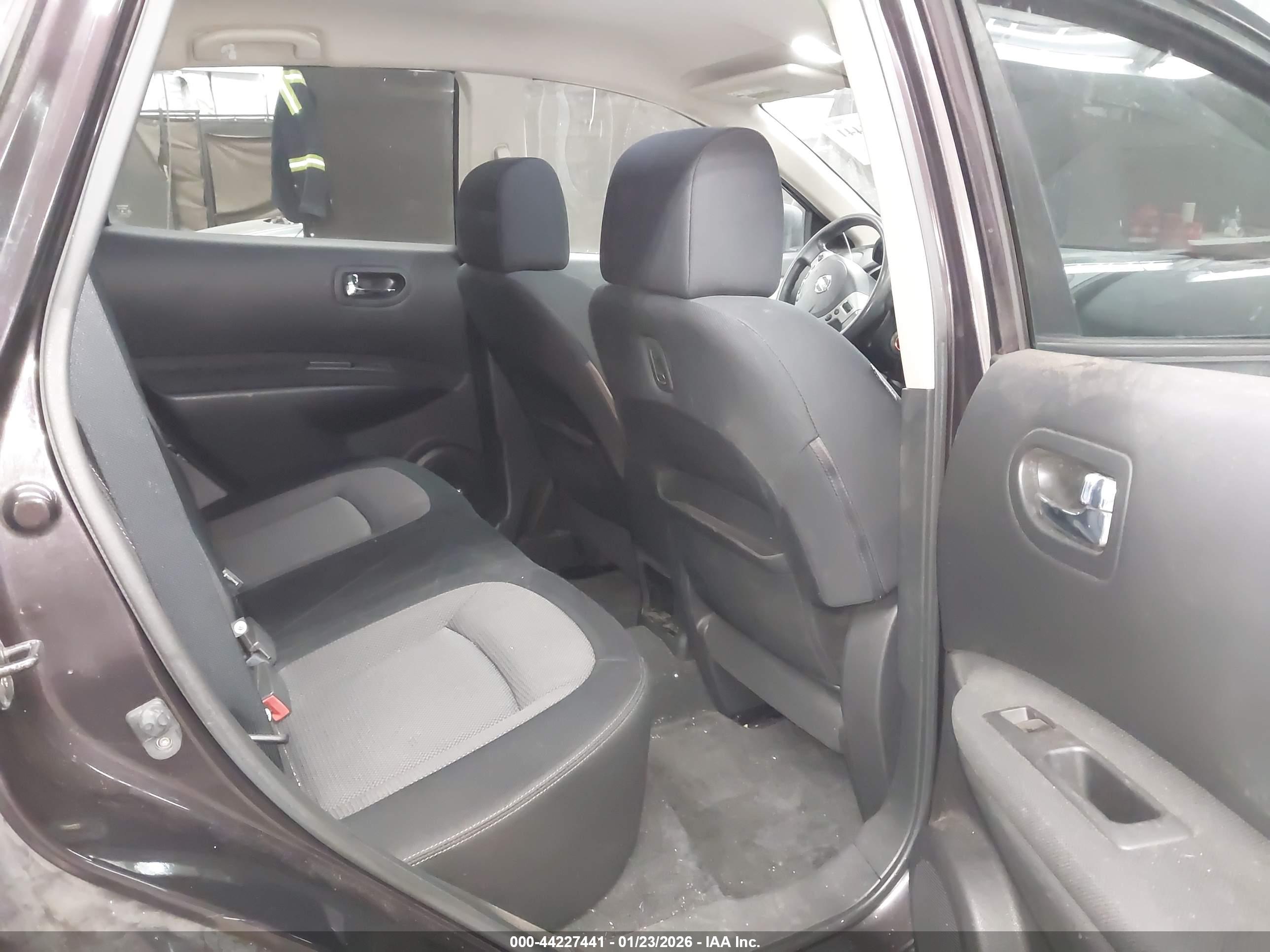 NISSAN ROGUE image 8