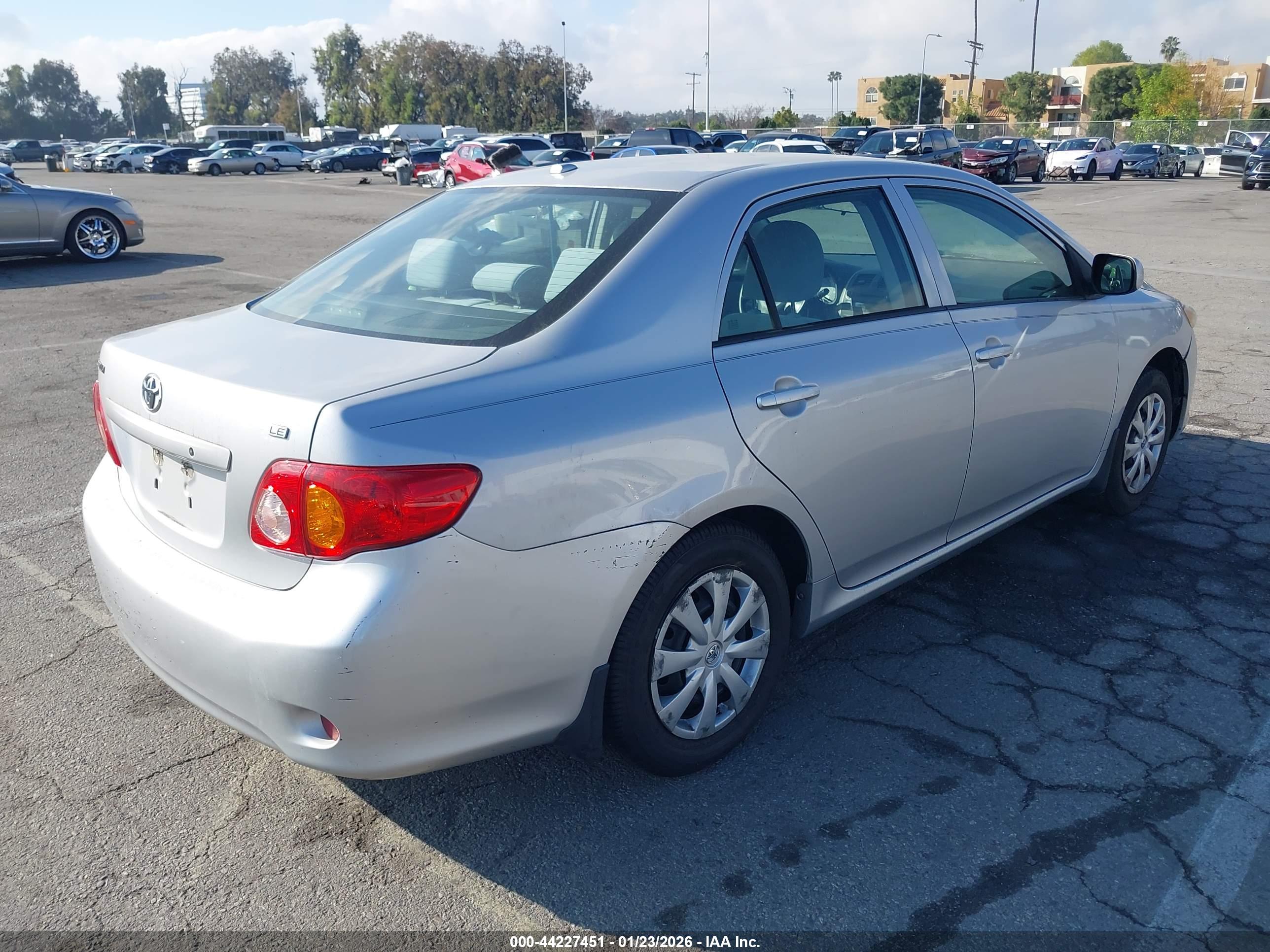 TOYOTA COROLLA image 4