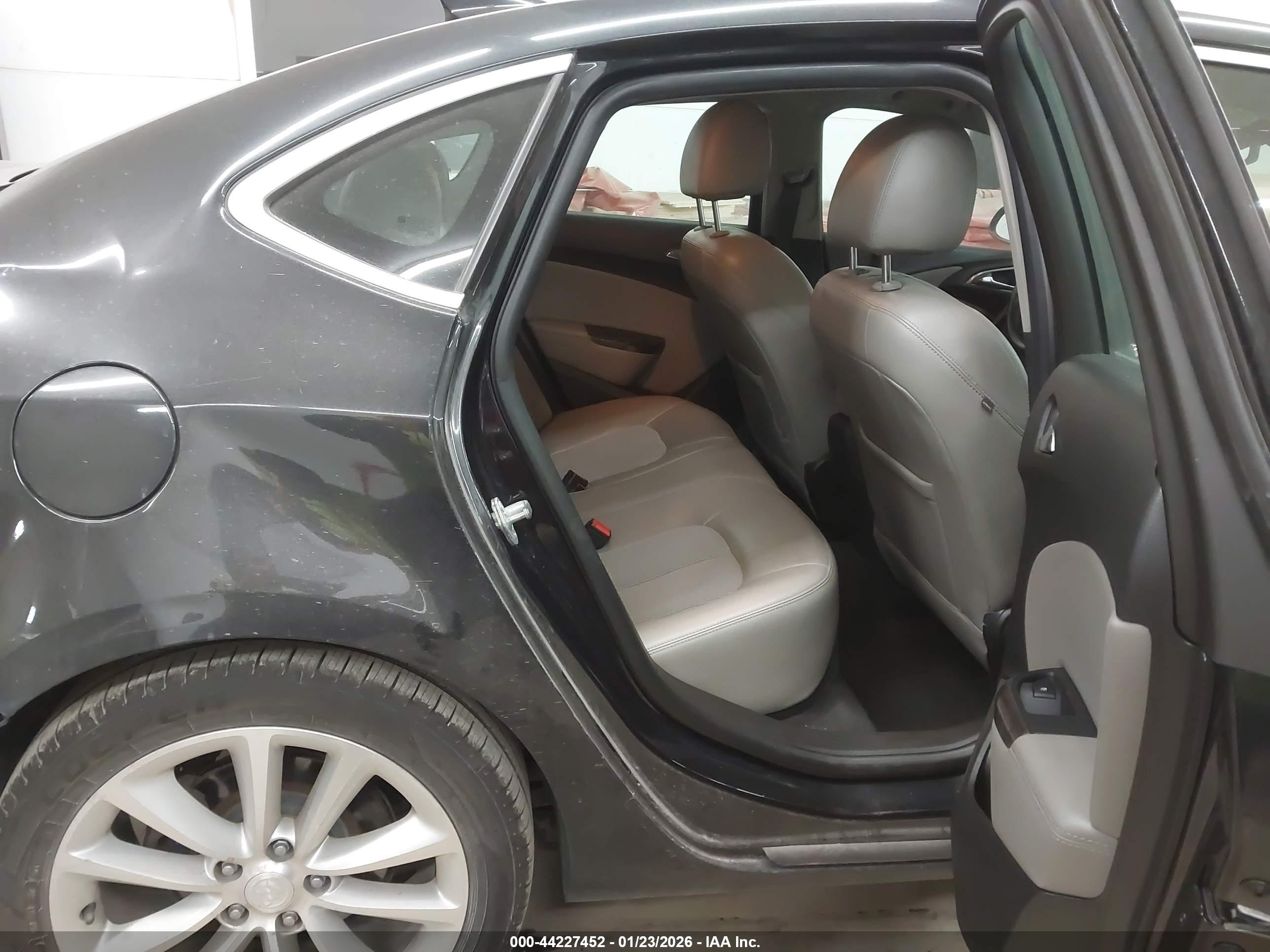 BUICK VERANO image 8
