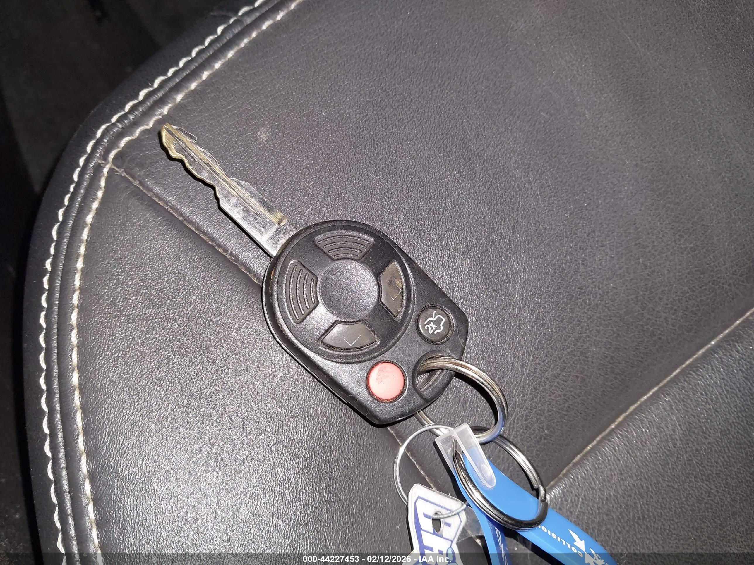 FORD FUSION image 11