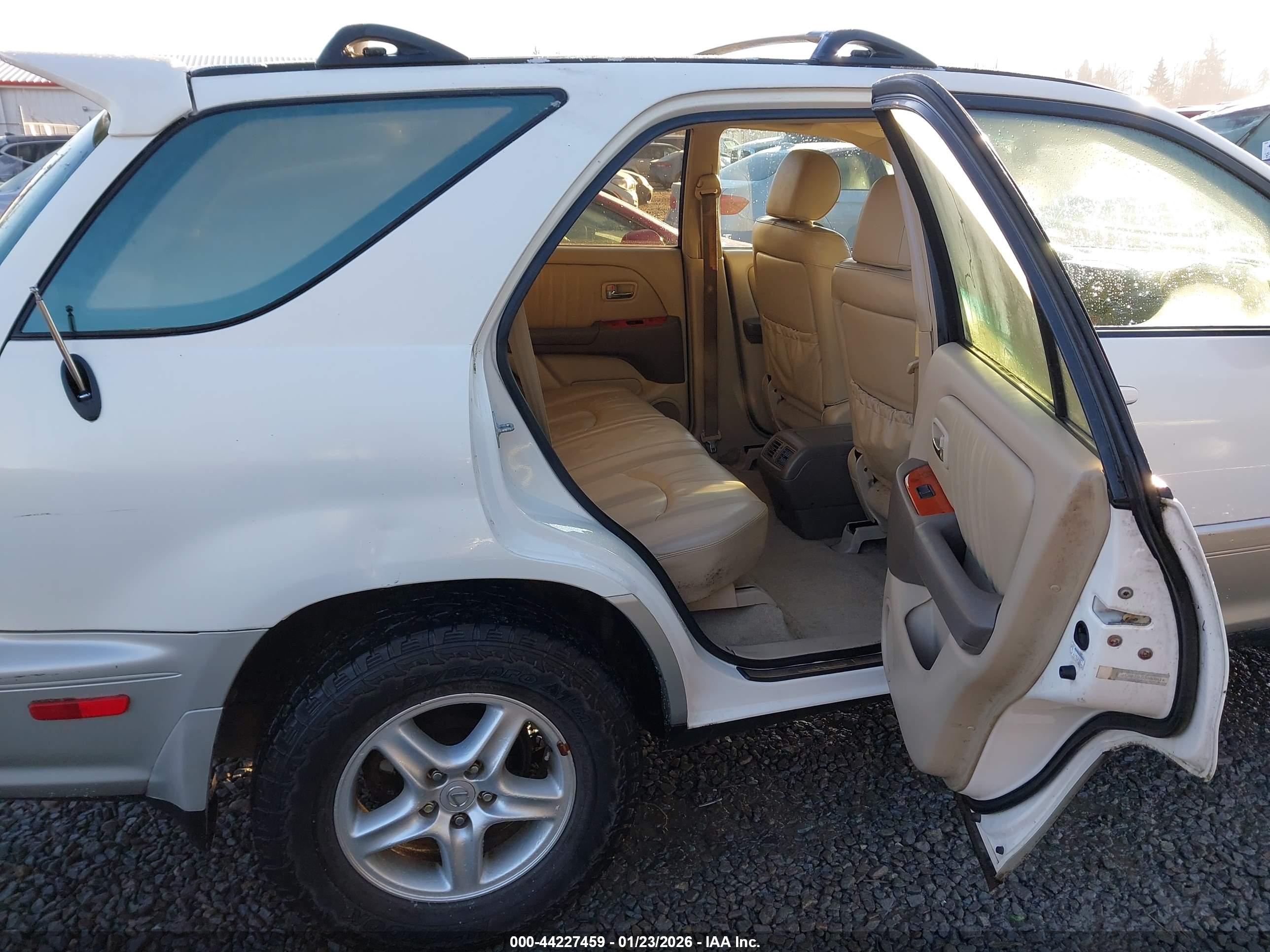LEXUS RX image 8
