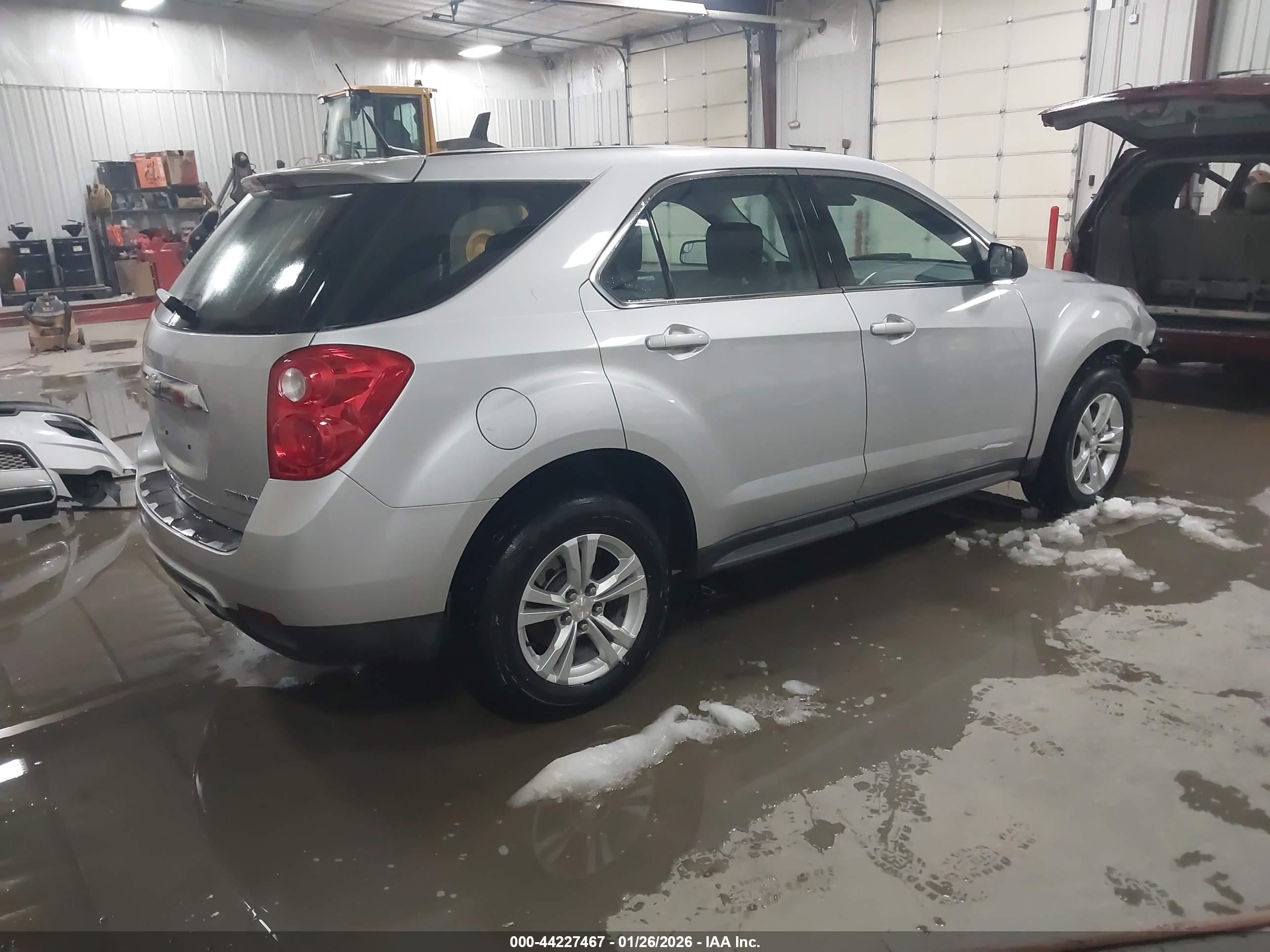CHEVROLET EQUINOX image 4