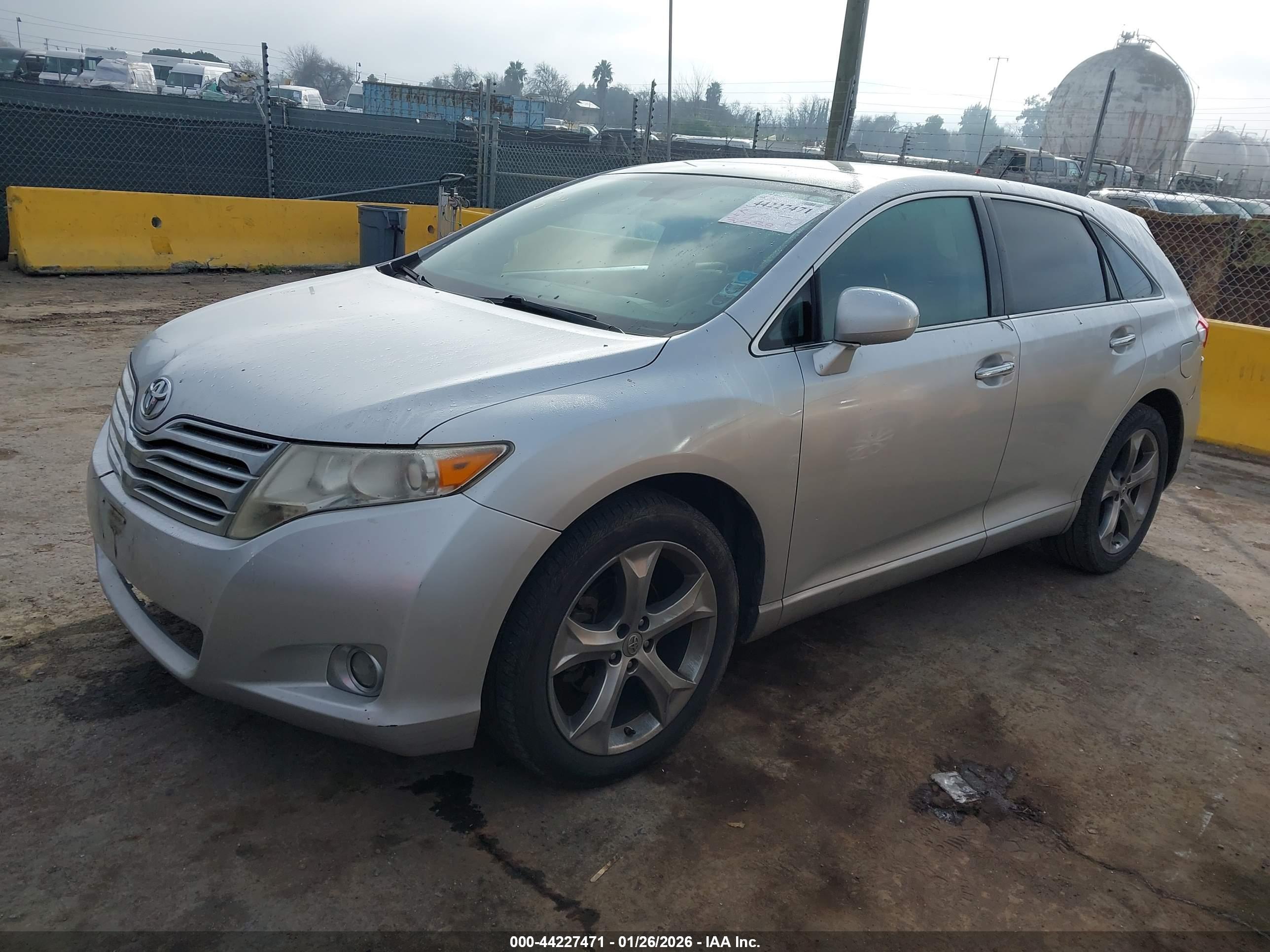 TOYOTA VENZA image 2