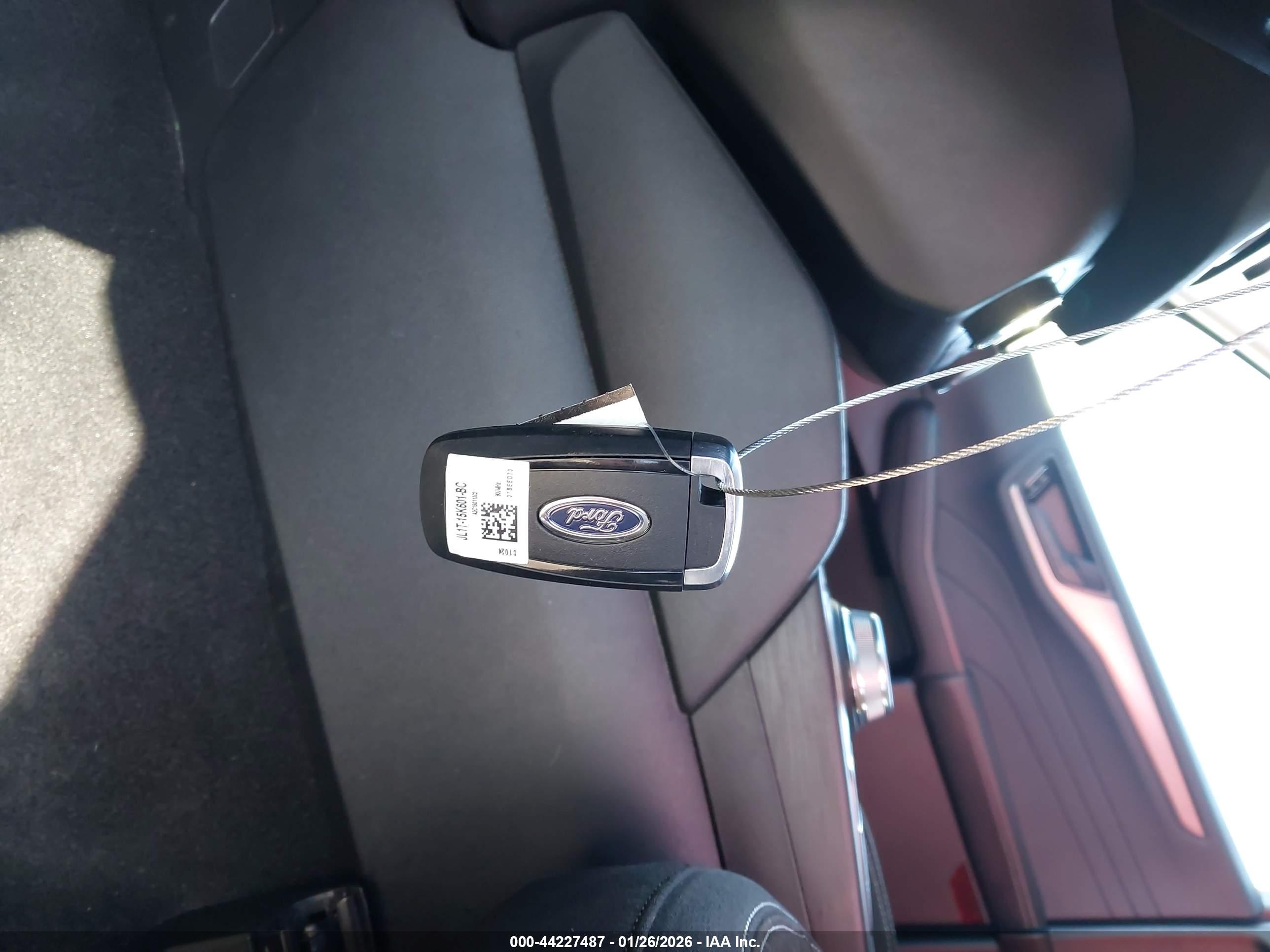 FORD ESCAPE image 11