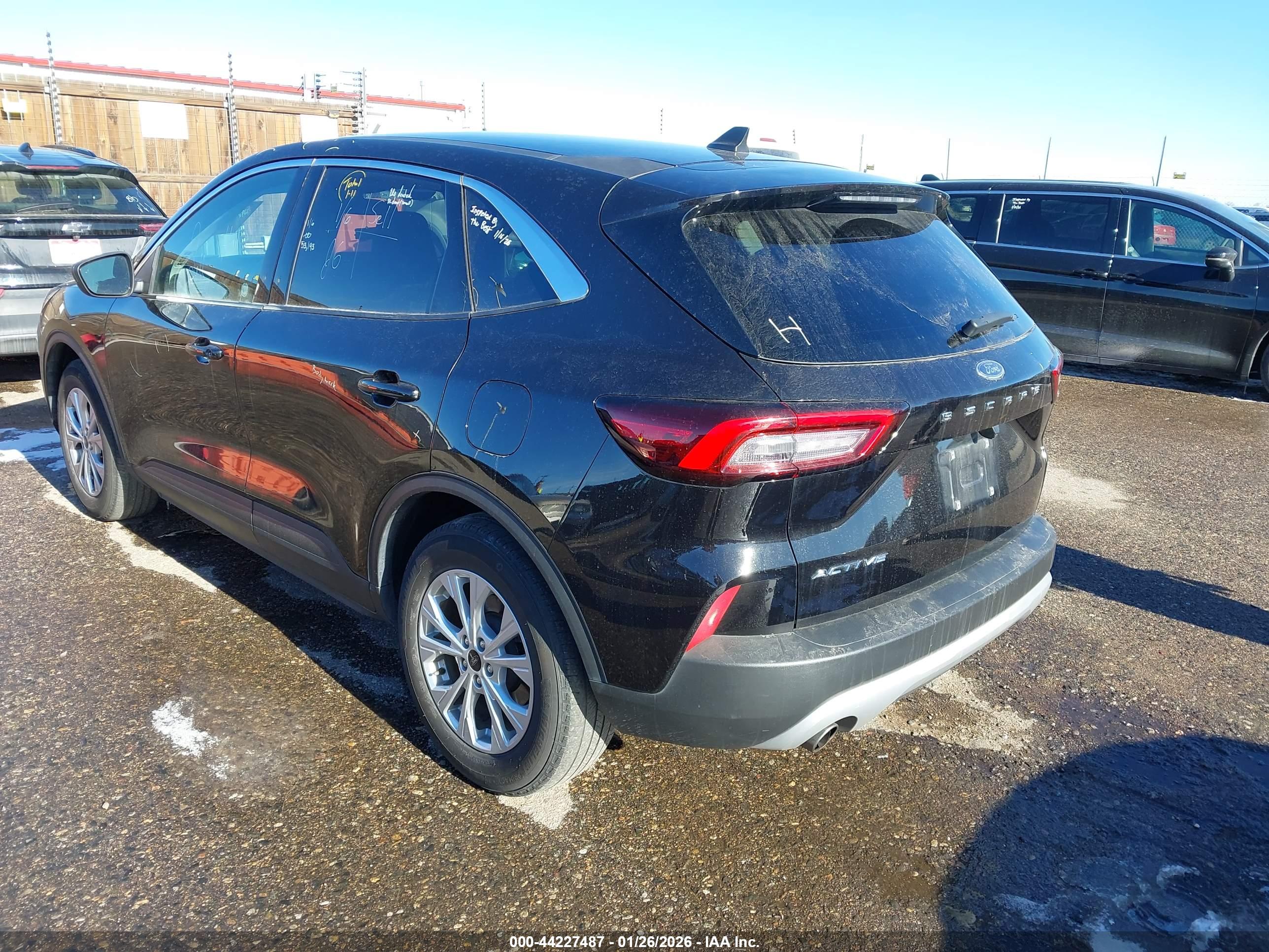 FORD ESCAPE image 3