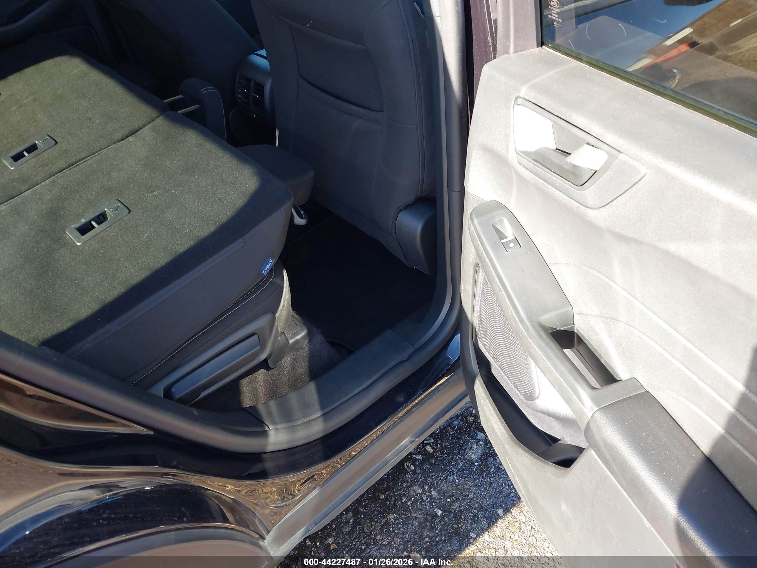 FORD ESCAPE image 8