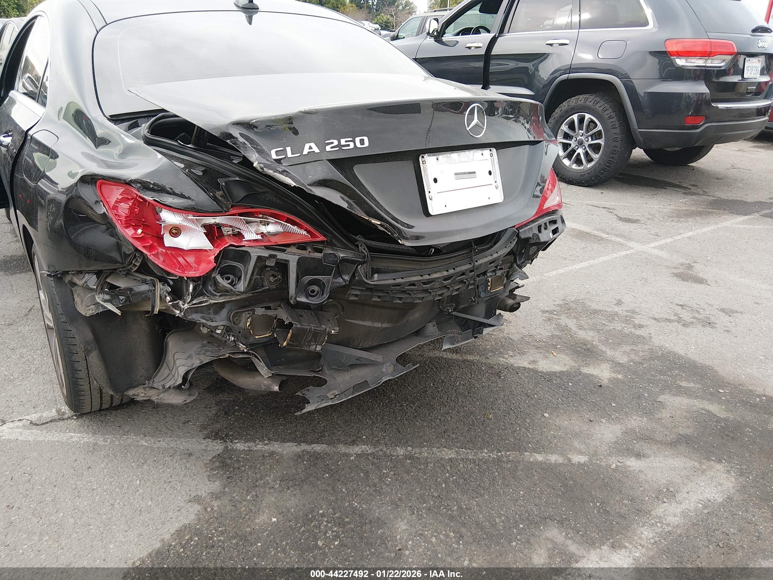 MERCEDES-BENZ CLA image 6