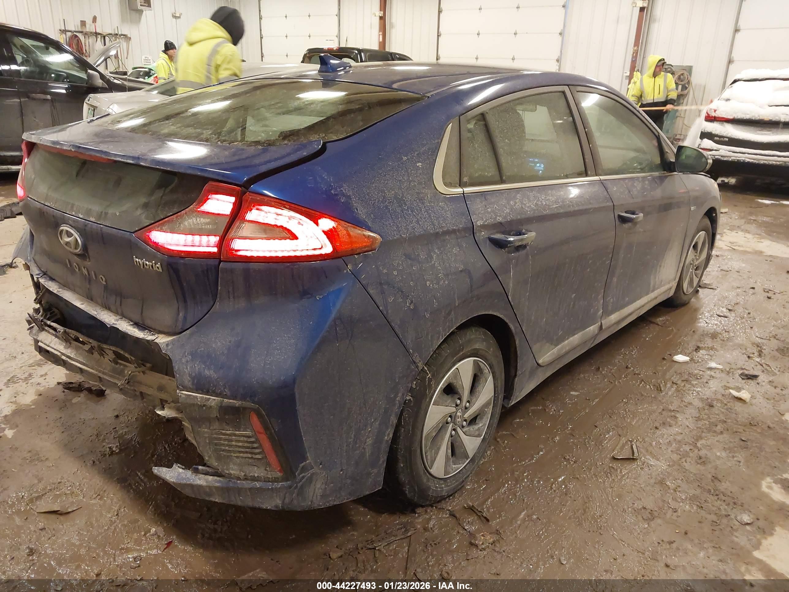 HYUNDAI IONIQ image 4