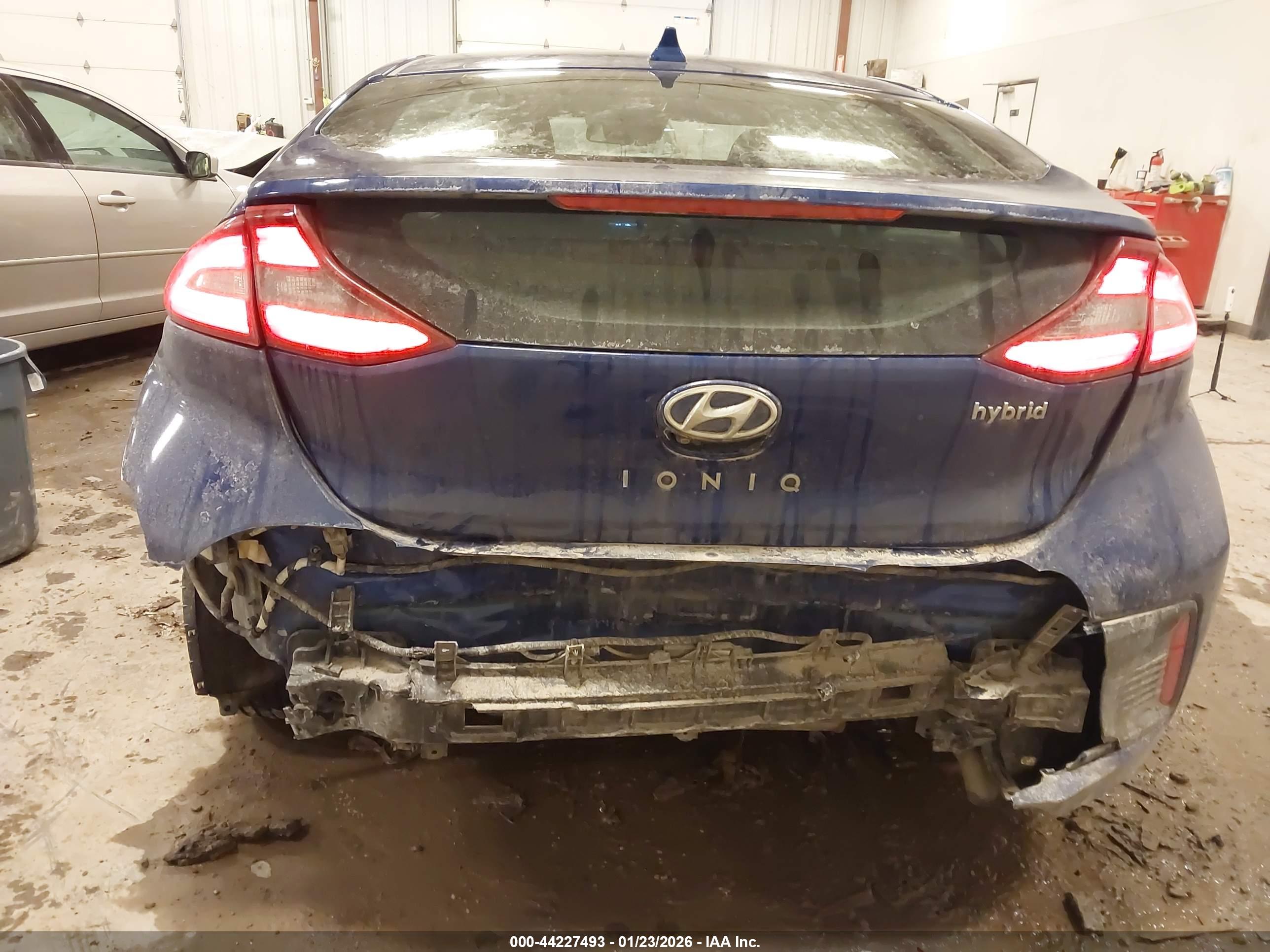 HYUNDAI IONIQ image 6