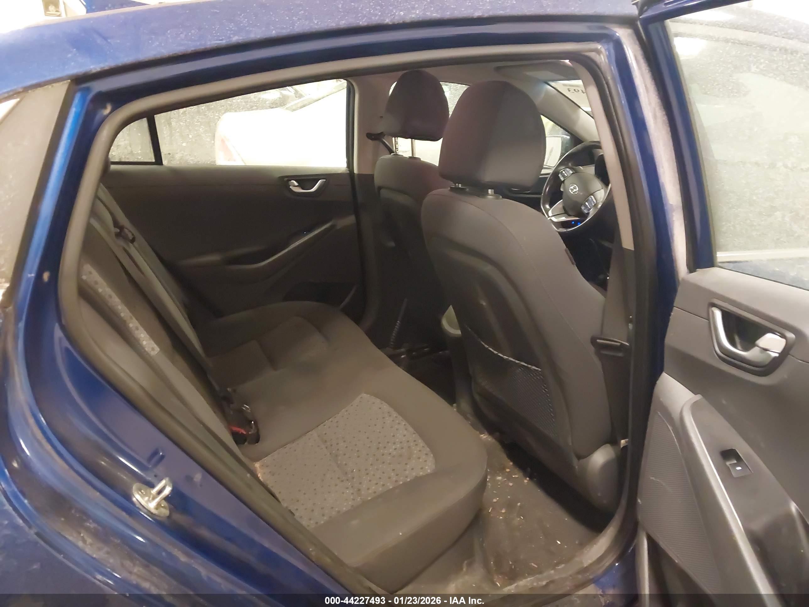 HYUNDAI IONIQ image 8