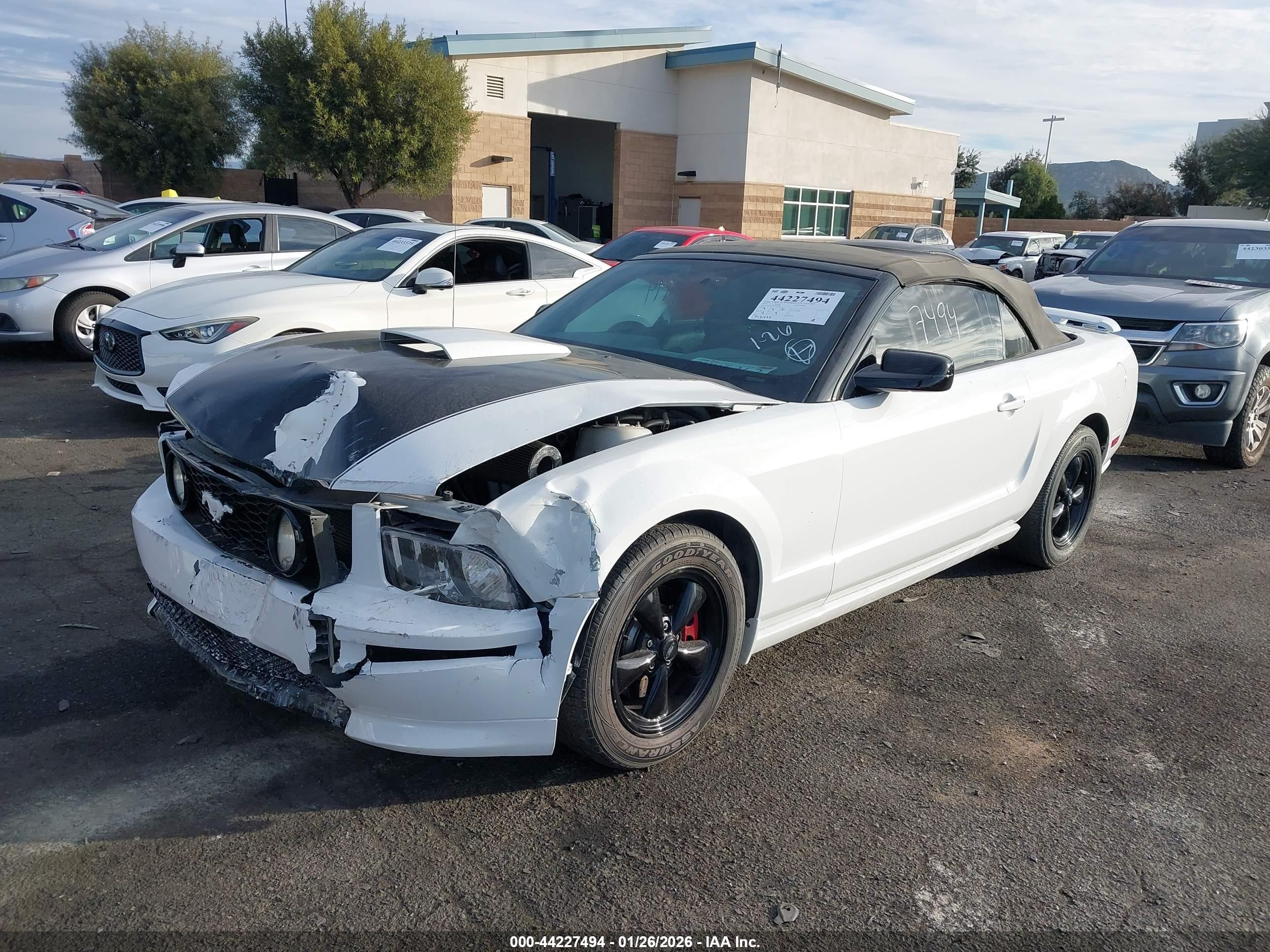FORD MUSTANG image 2