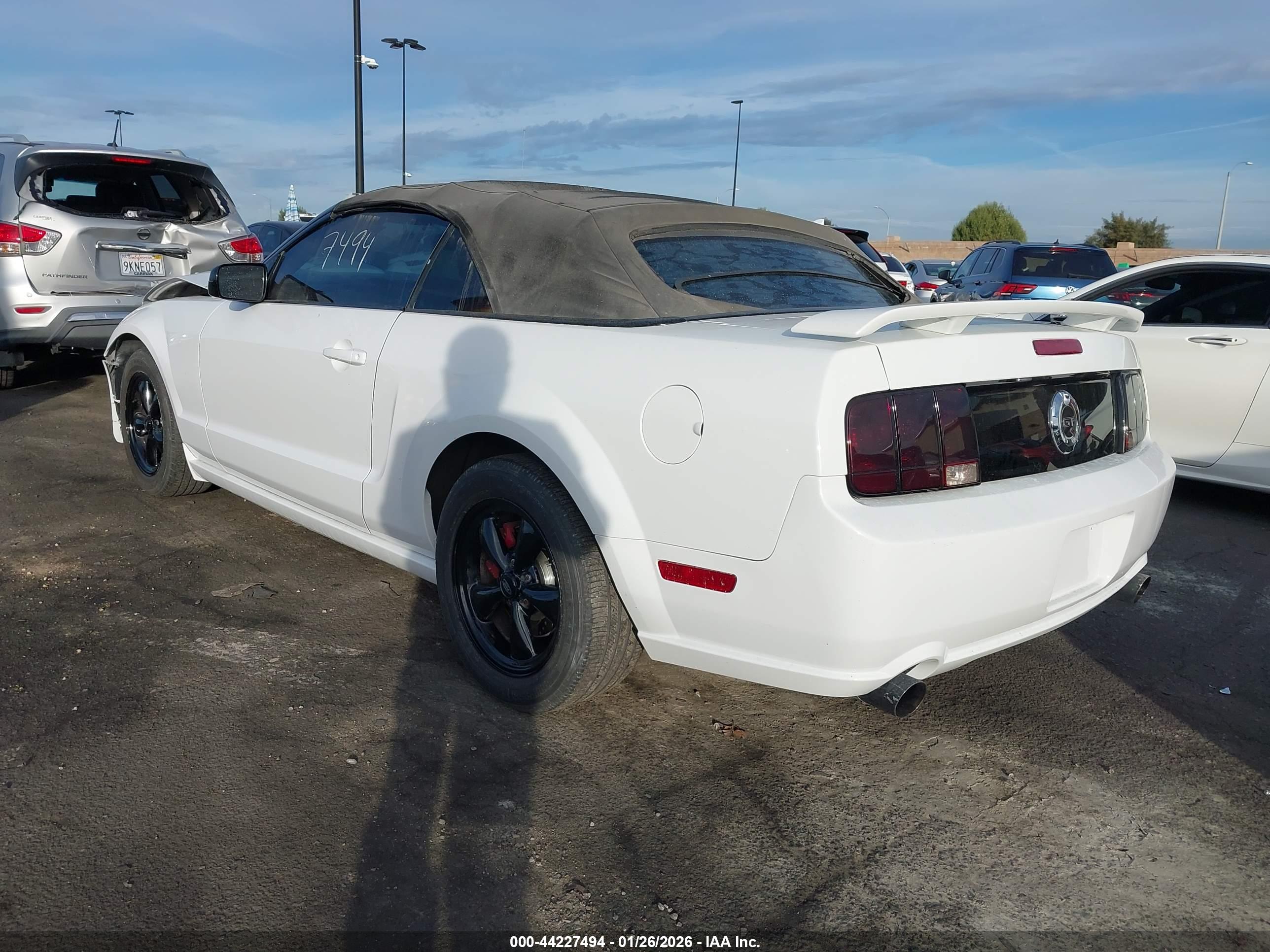 FORD MUSTANG image 3