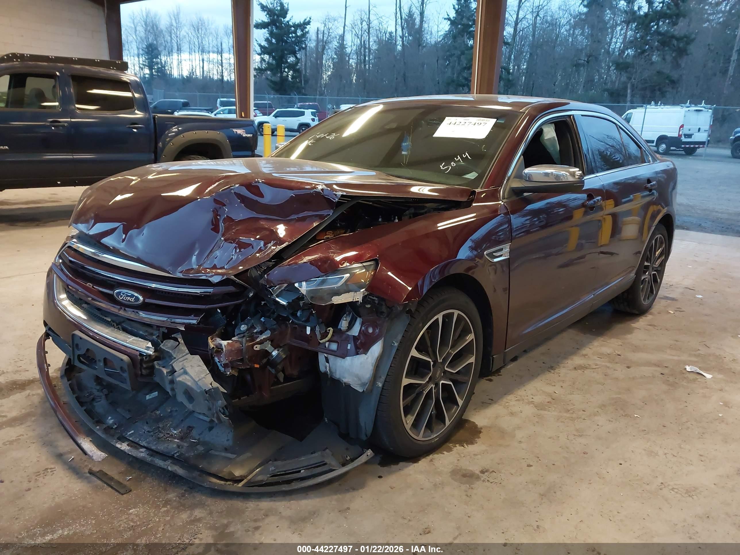 FORD TAURUS image 2
