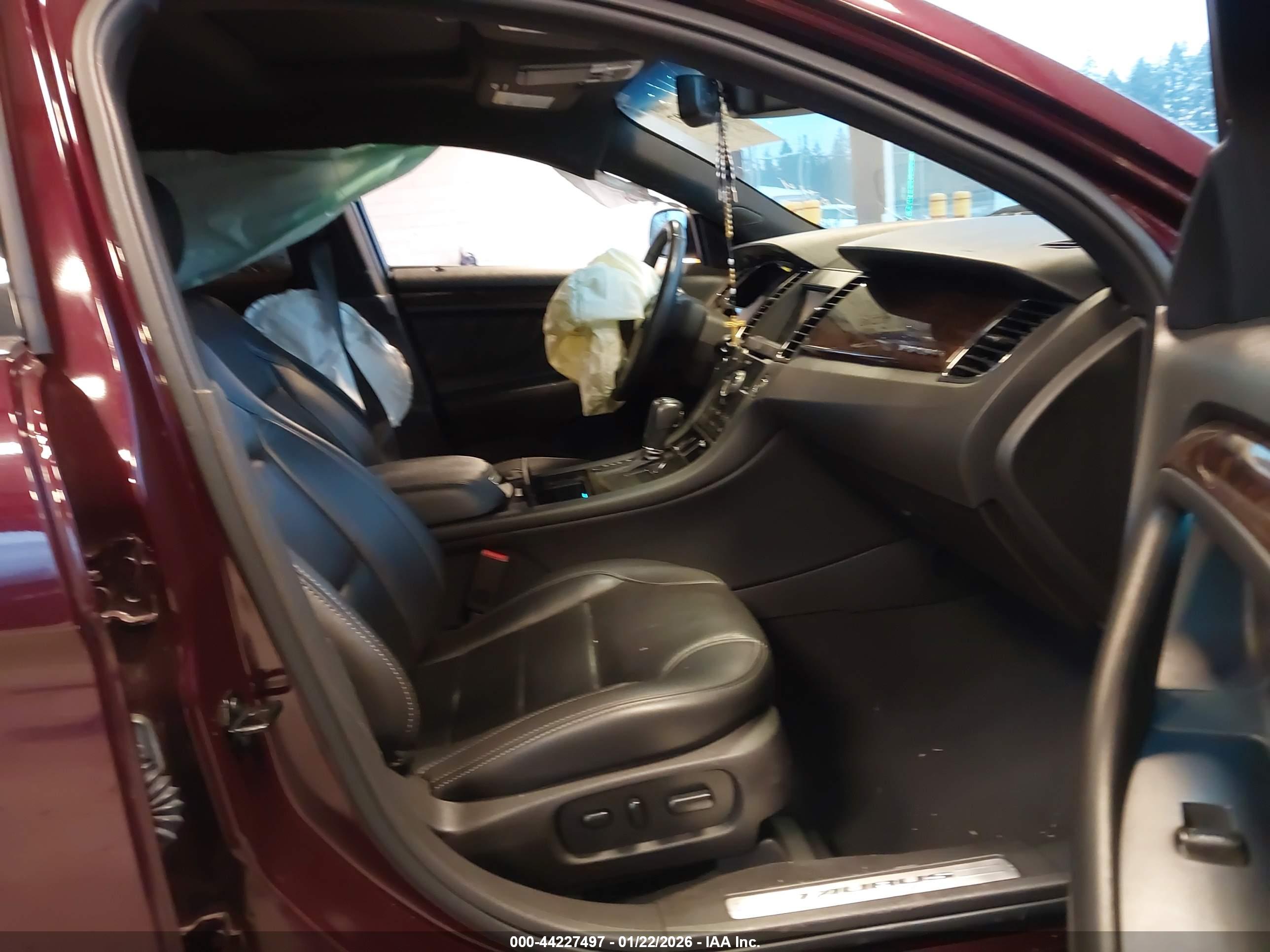 FORD TAURUS image 5