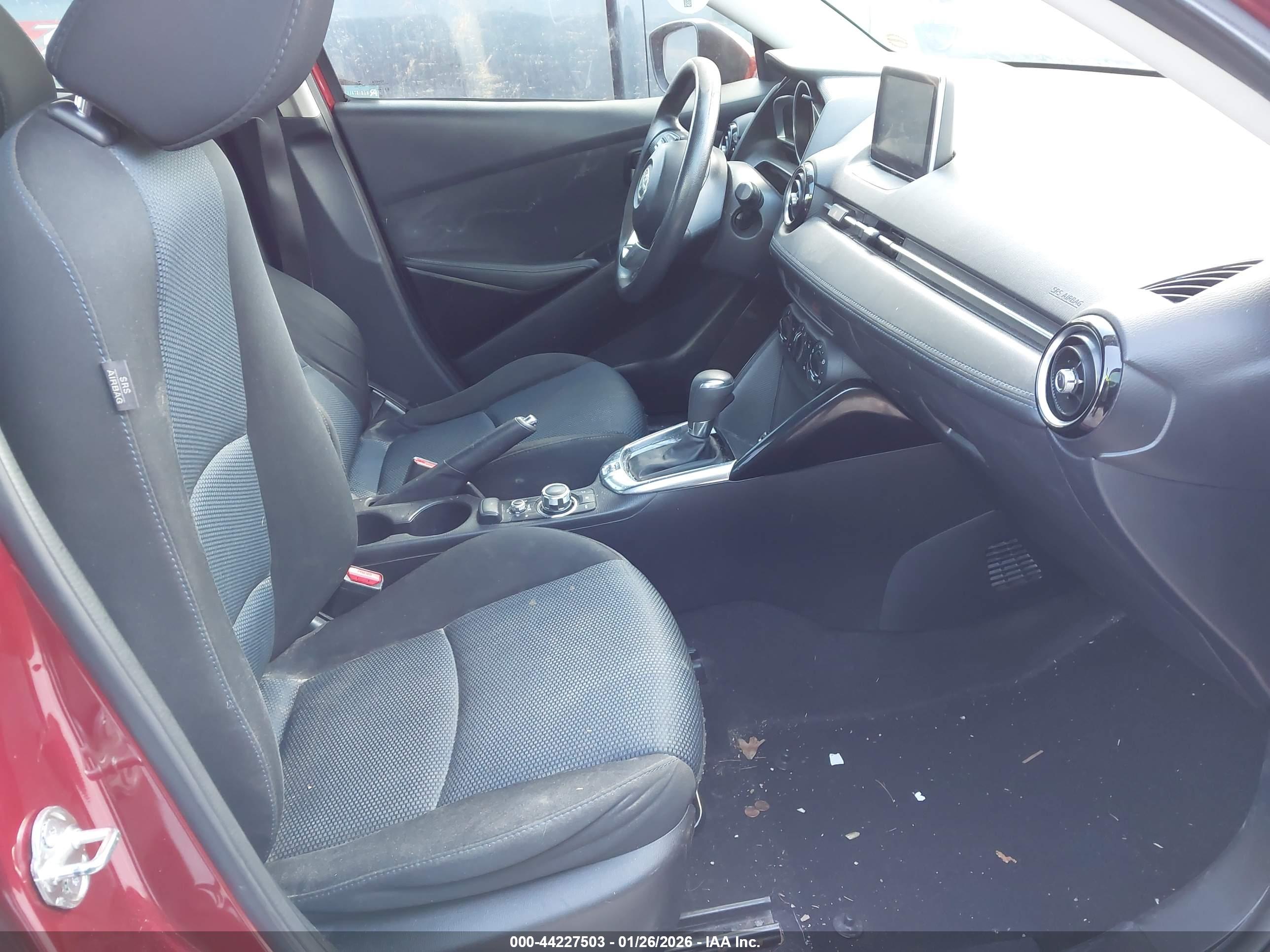 TOYOTA YARIS image 5