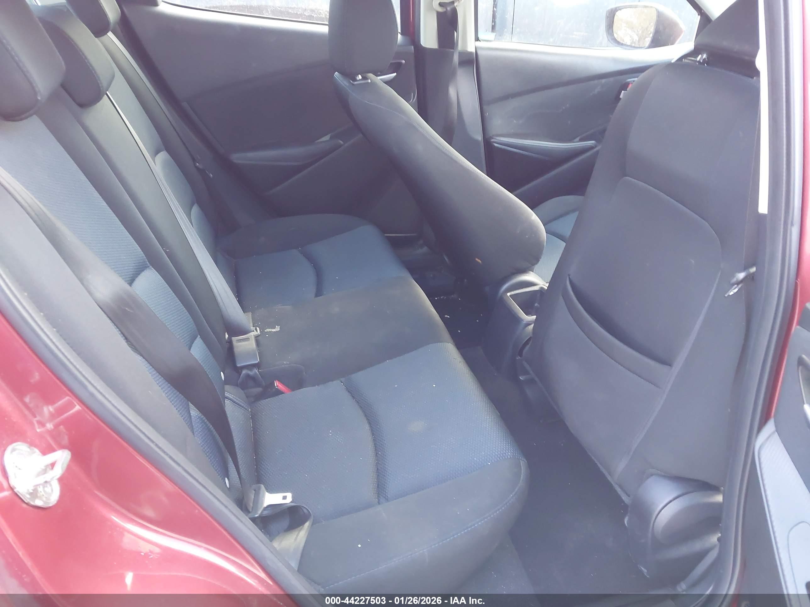 TOYOTA YARIS image 8