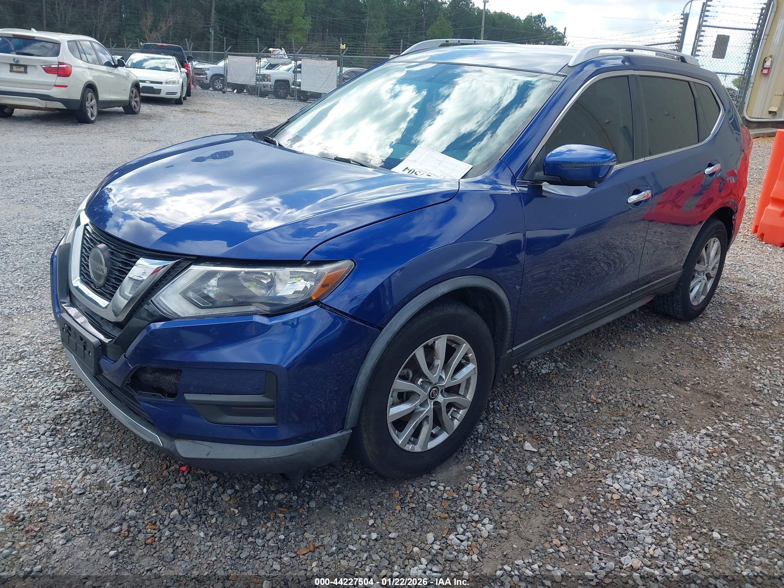 NISSAN ROGUE image 2