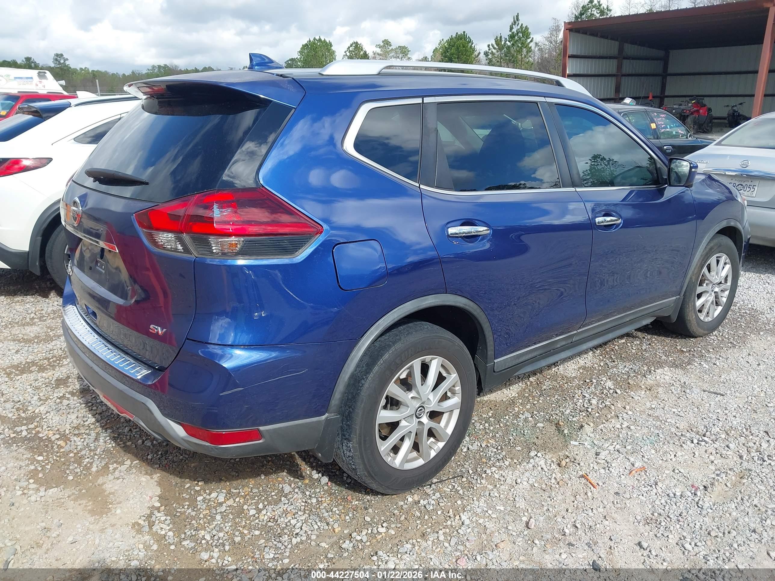 NISSAN ROGUE image 4