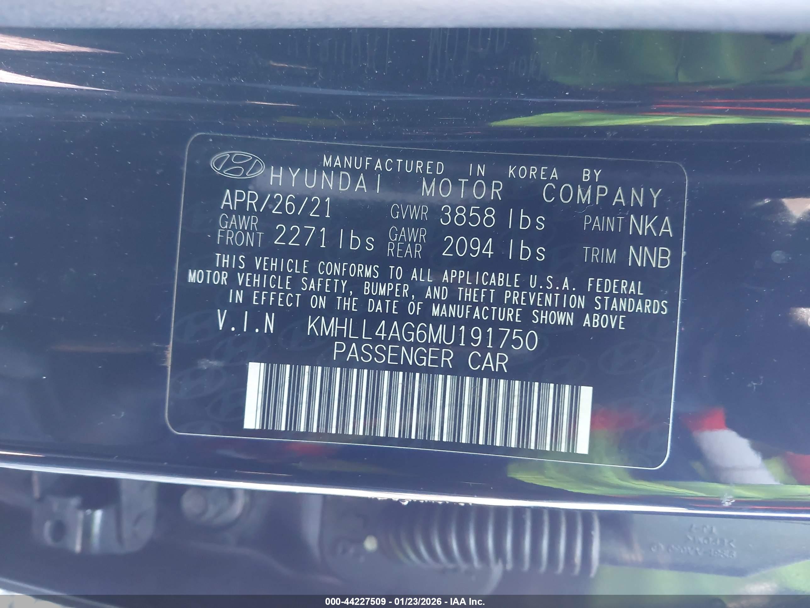 HYUNDAI ELANTRA image 9