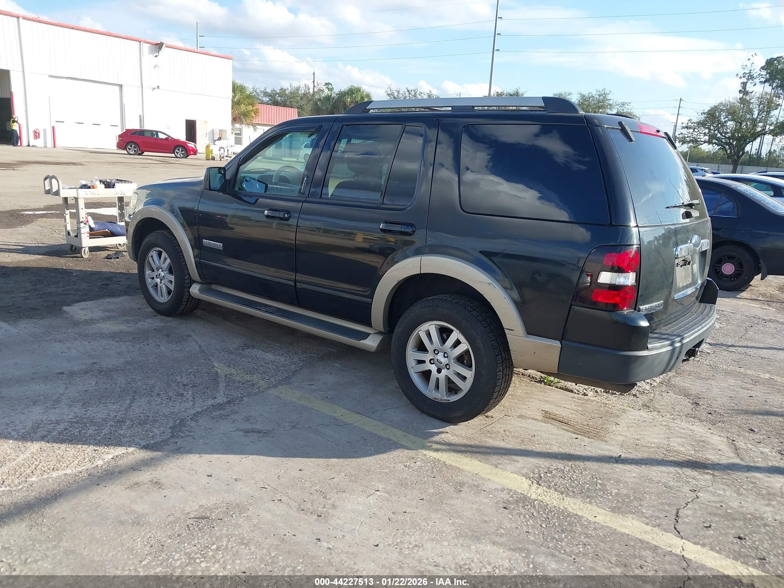FORD EXPLORER image 3