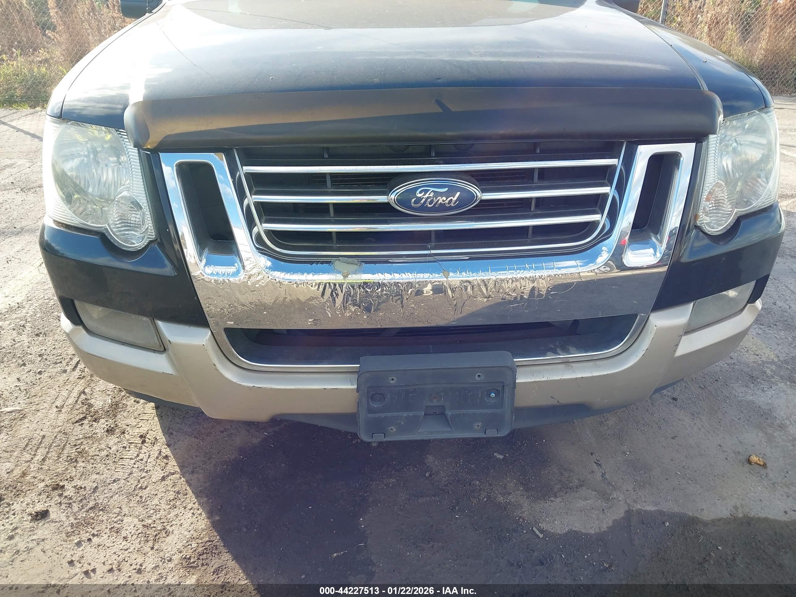 FORD EXPLORER image 6