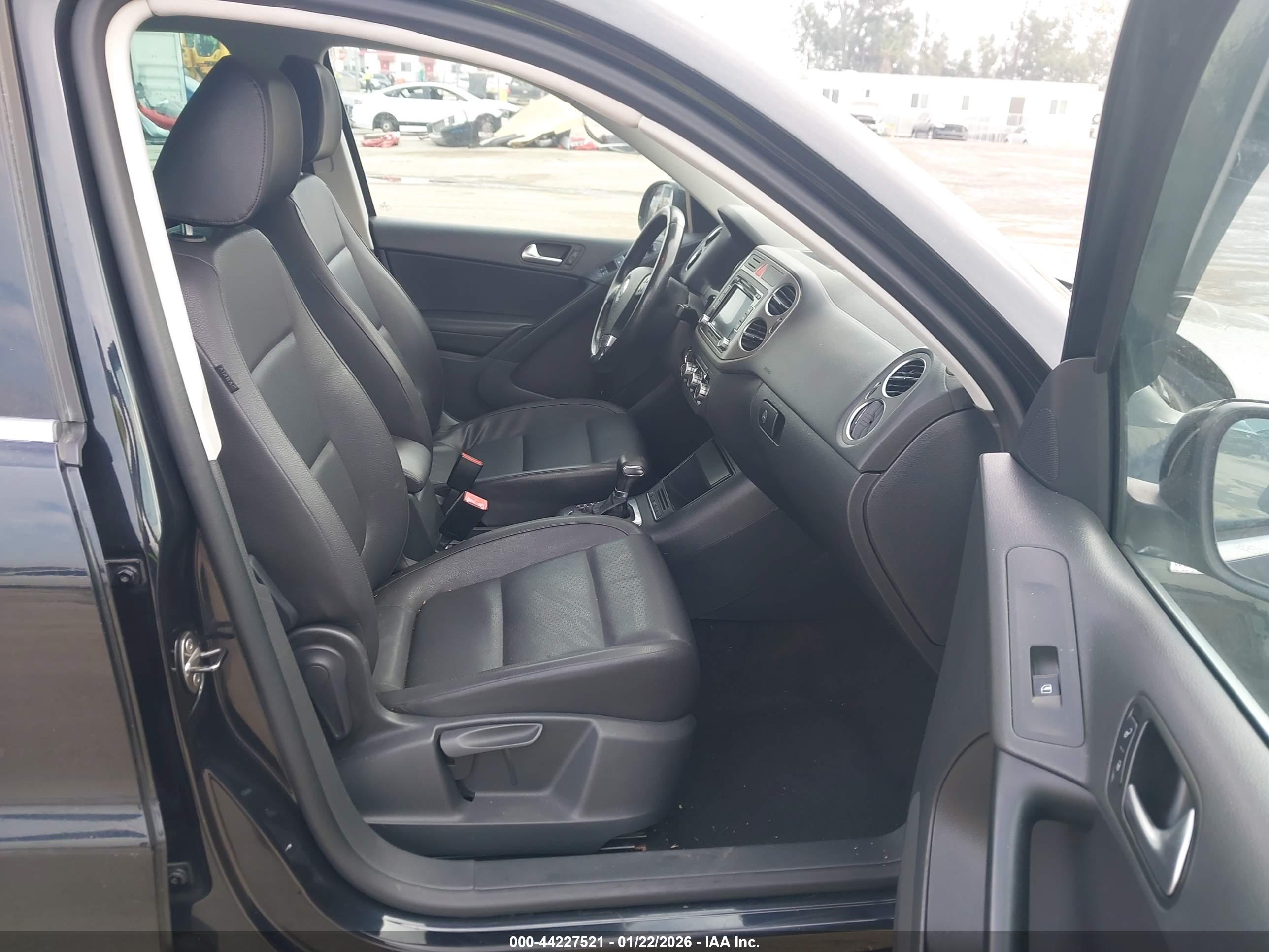 VOLKSWAGEN TIGUAN image 5