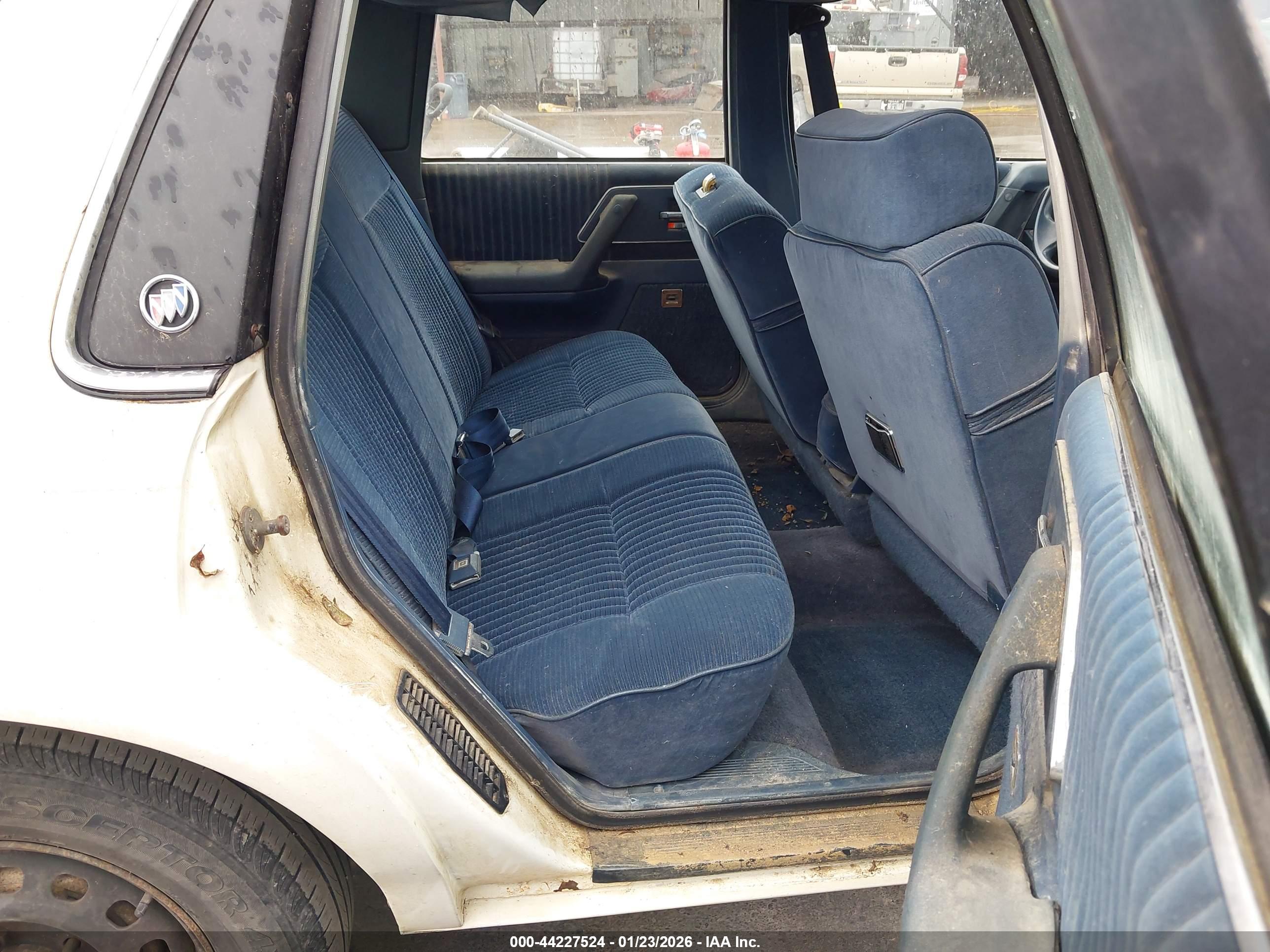 BUICK CENTURY image 8