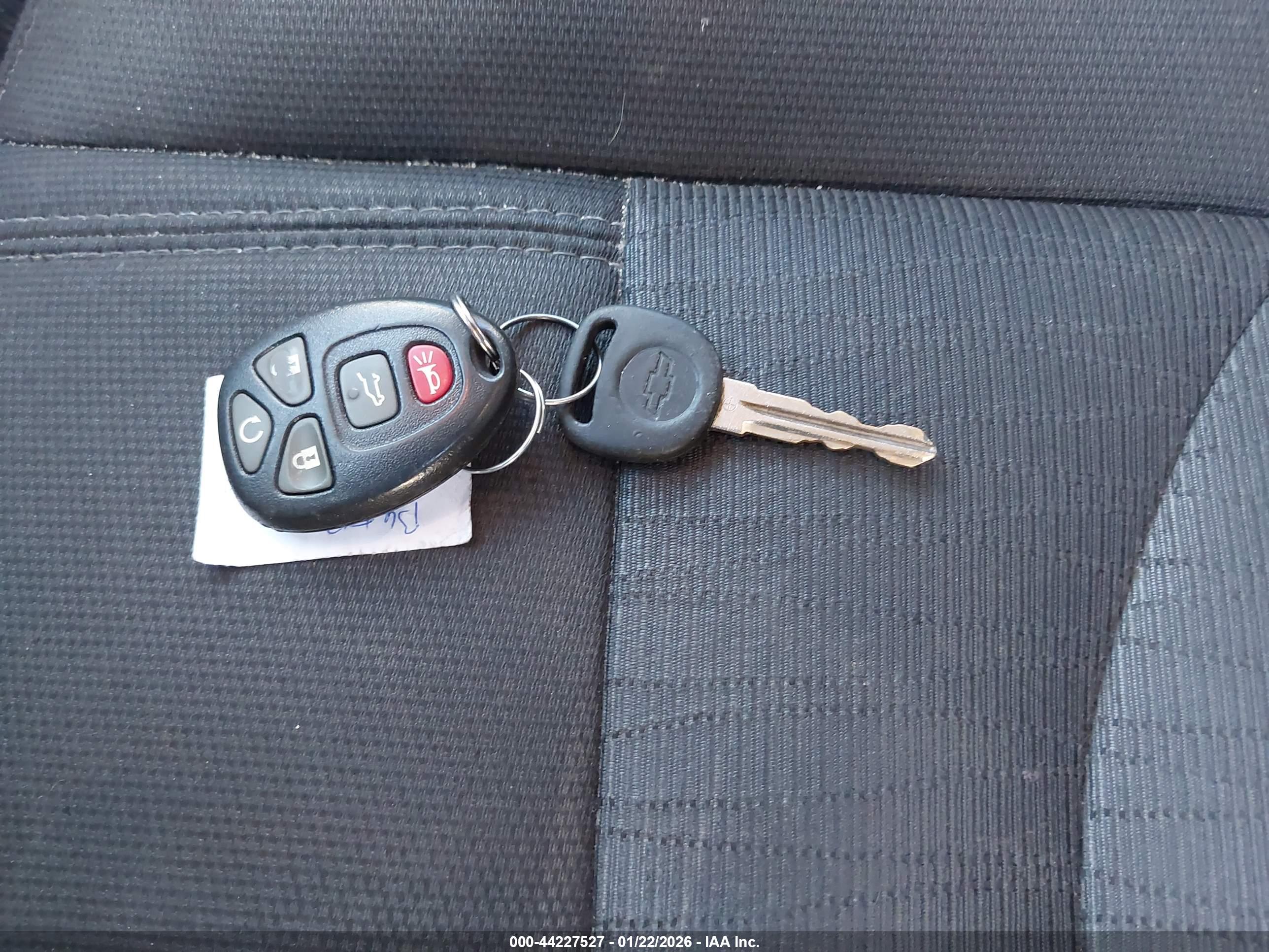 CHEVROLET TRAVERSE image 11