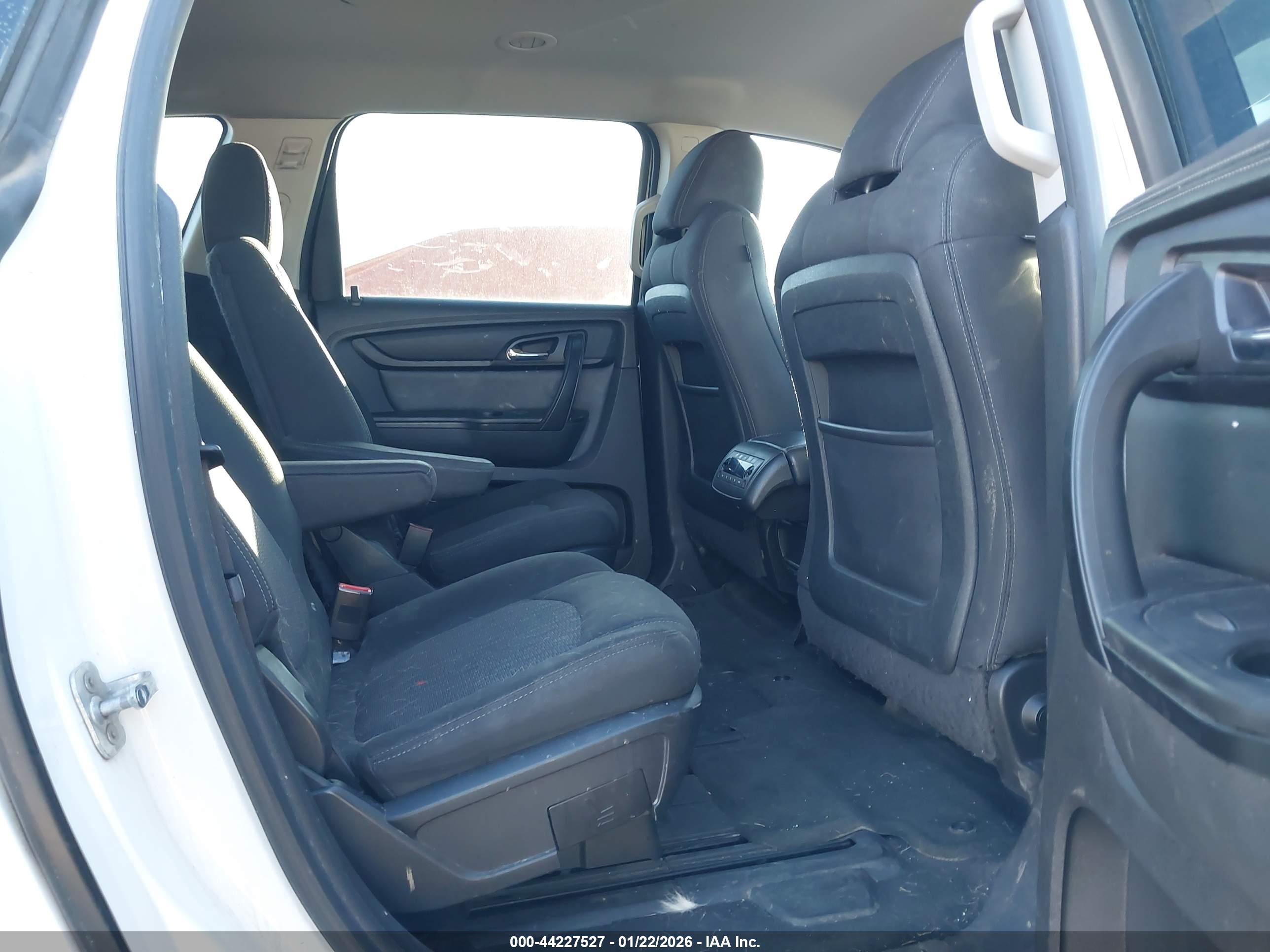 CHEVROLET TRAVERSE image 8
