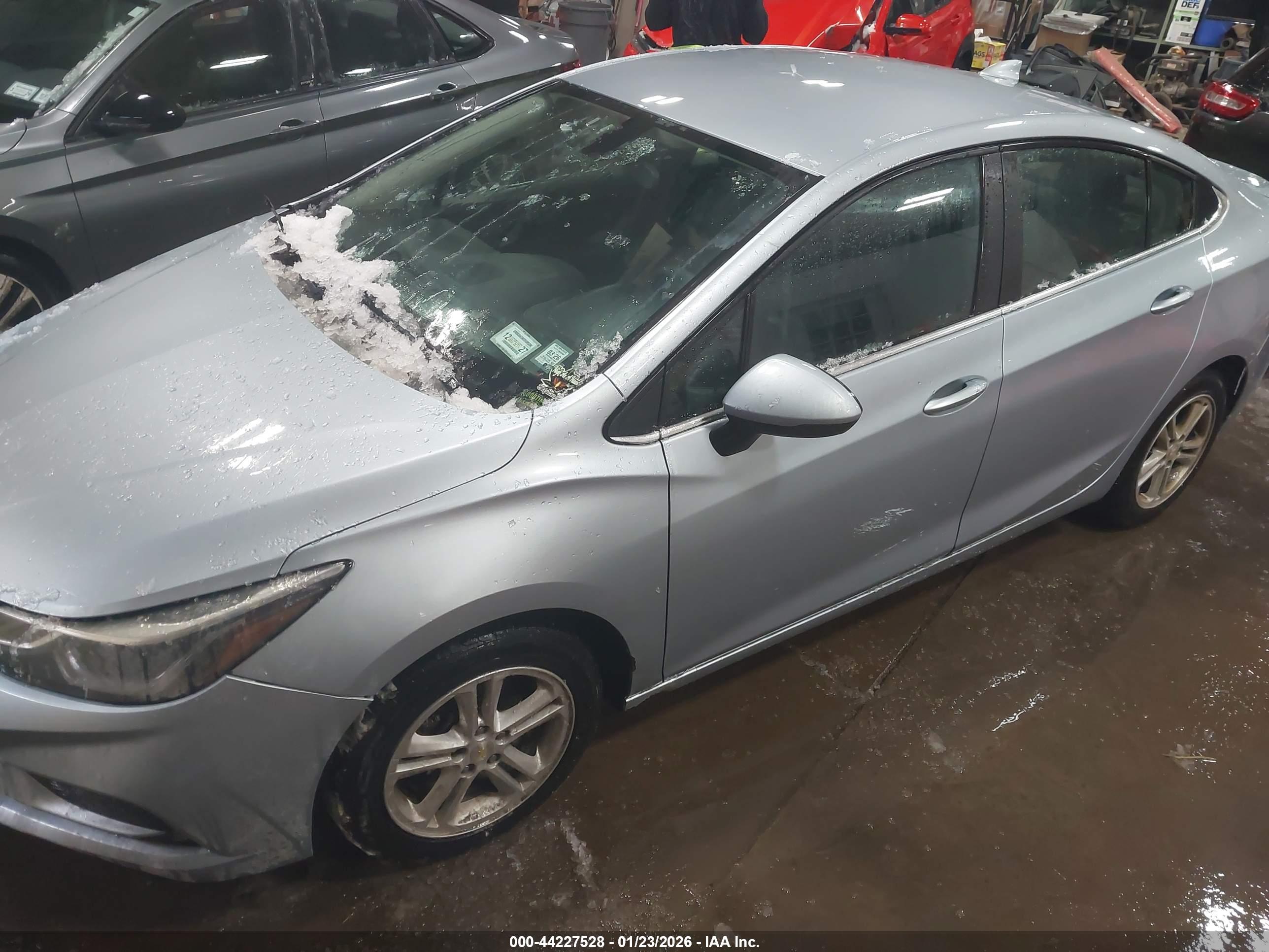 CHEVROLET CRUZE image 2